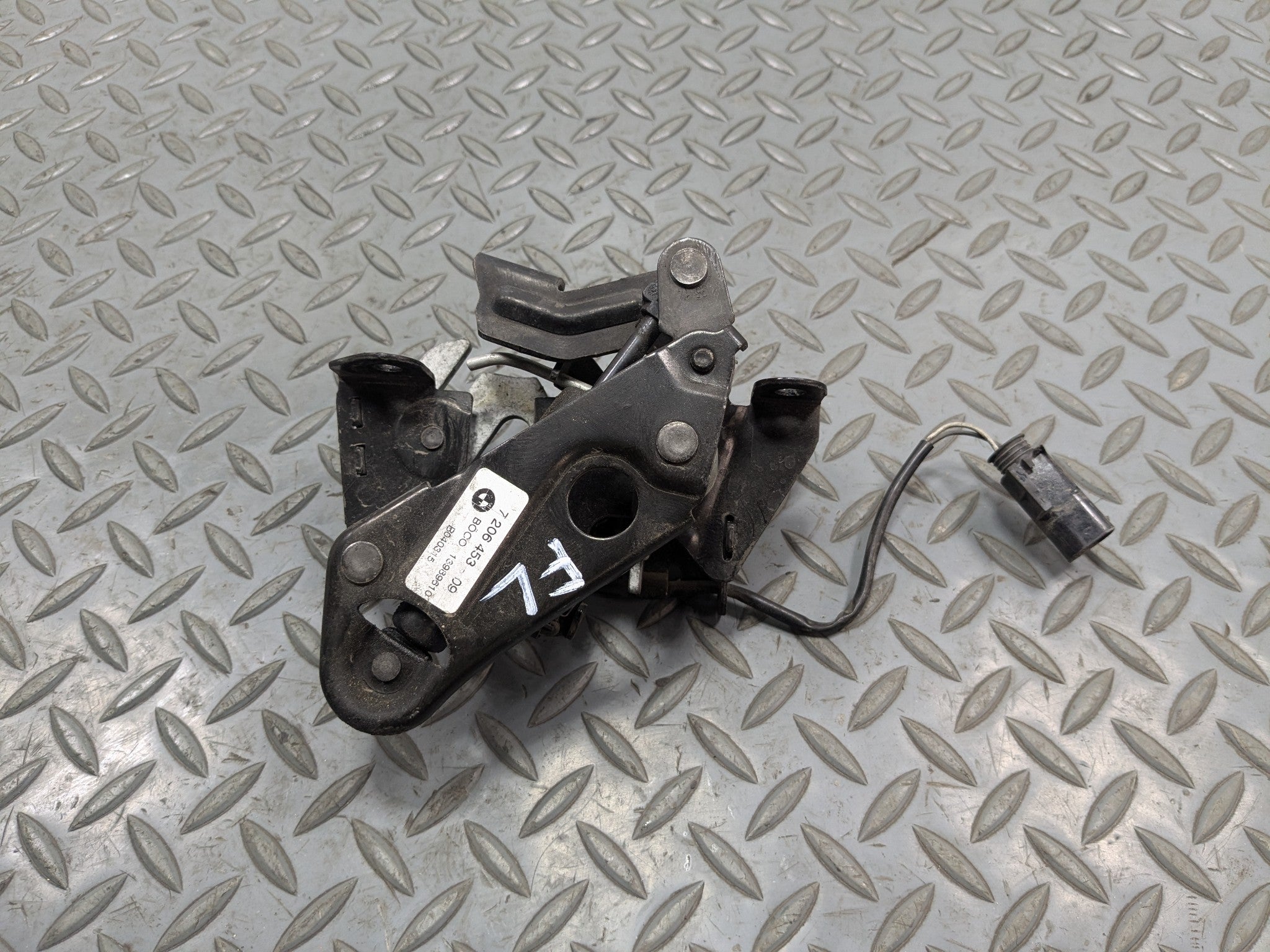 2014 - 2016 BMW 528I OEM HOOD BONNET LOCK LATCH ACTUATOR LEFT DRIVER SIDE
