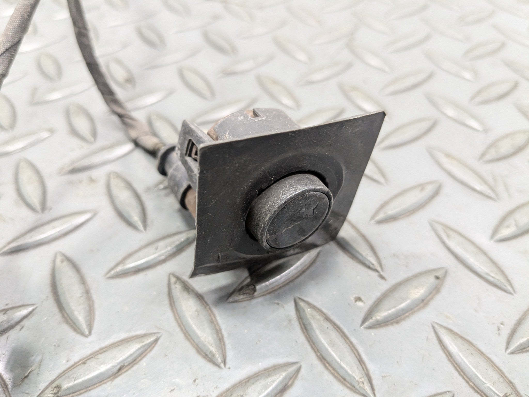 2014 - 2016 BMW 528I OEM PARK ASSIST SENSOR WIRING HARNESS REAR BUMPER