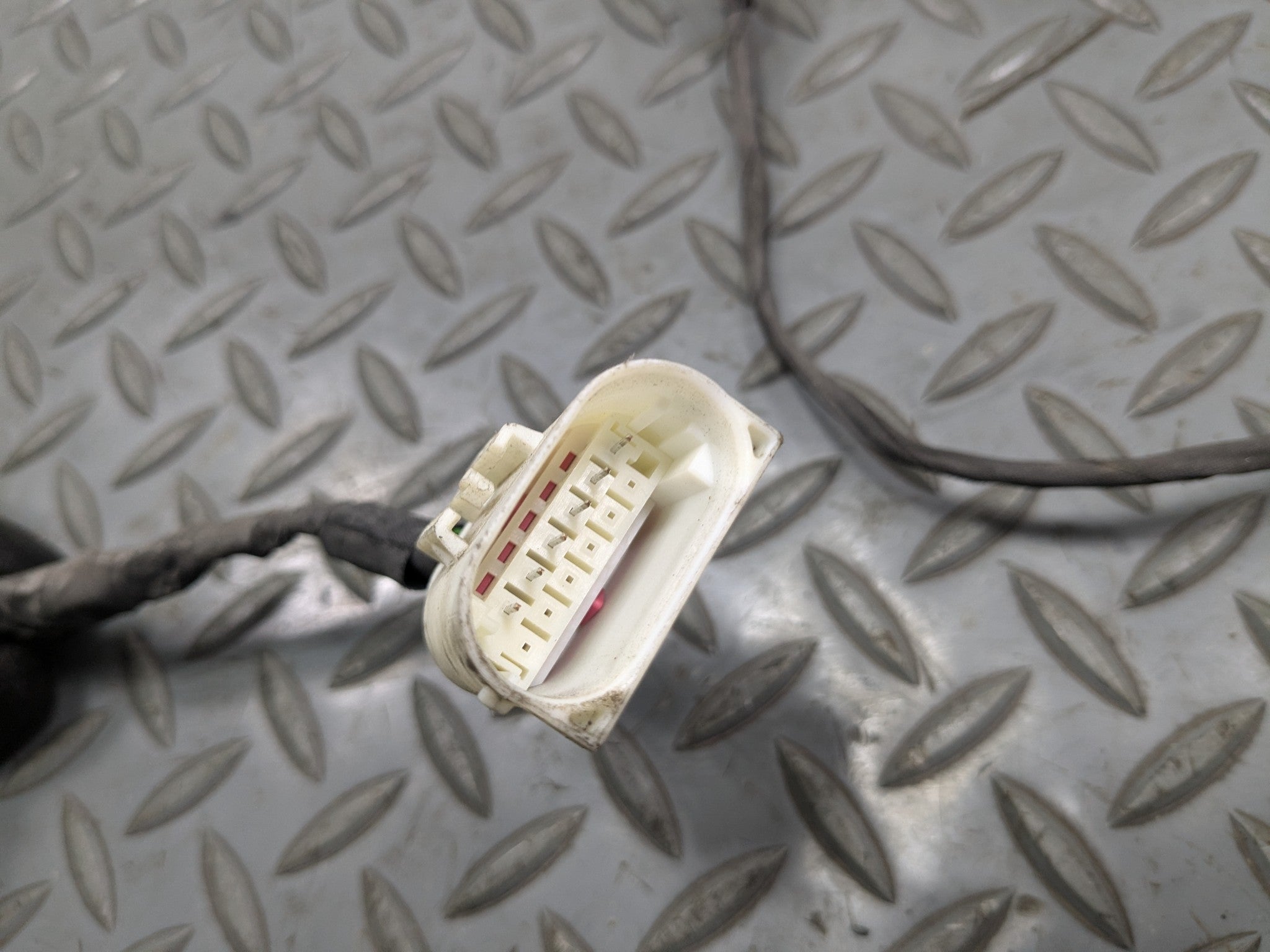 2014 - 2016 BMW 528I OEM PARK ASSIST SENSOR WIRING HARNESS REAR BUMPER