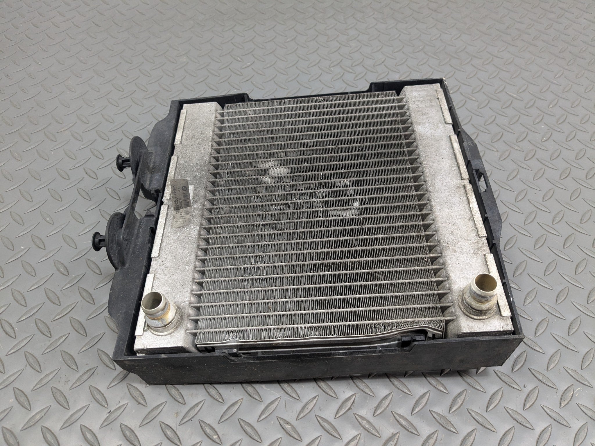2014 - 2016 BMW 528I OEM ENGINE AUXILIARY OIL COOLER RADIATOR LEFT DRIVER SIDE