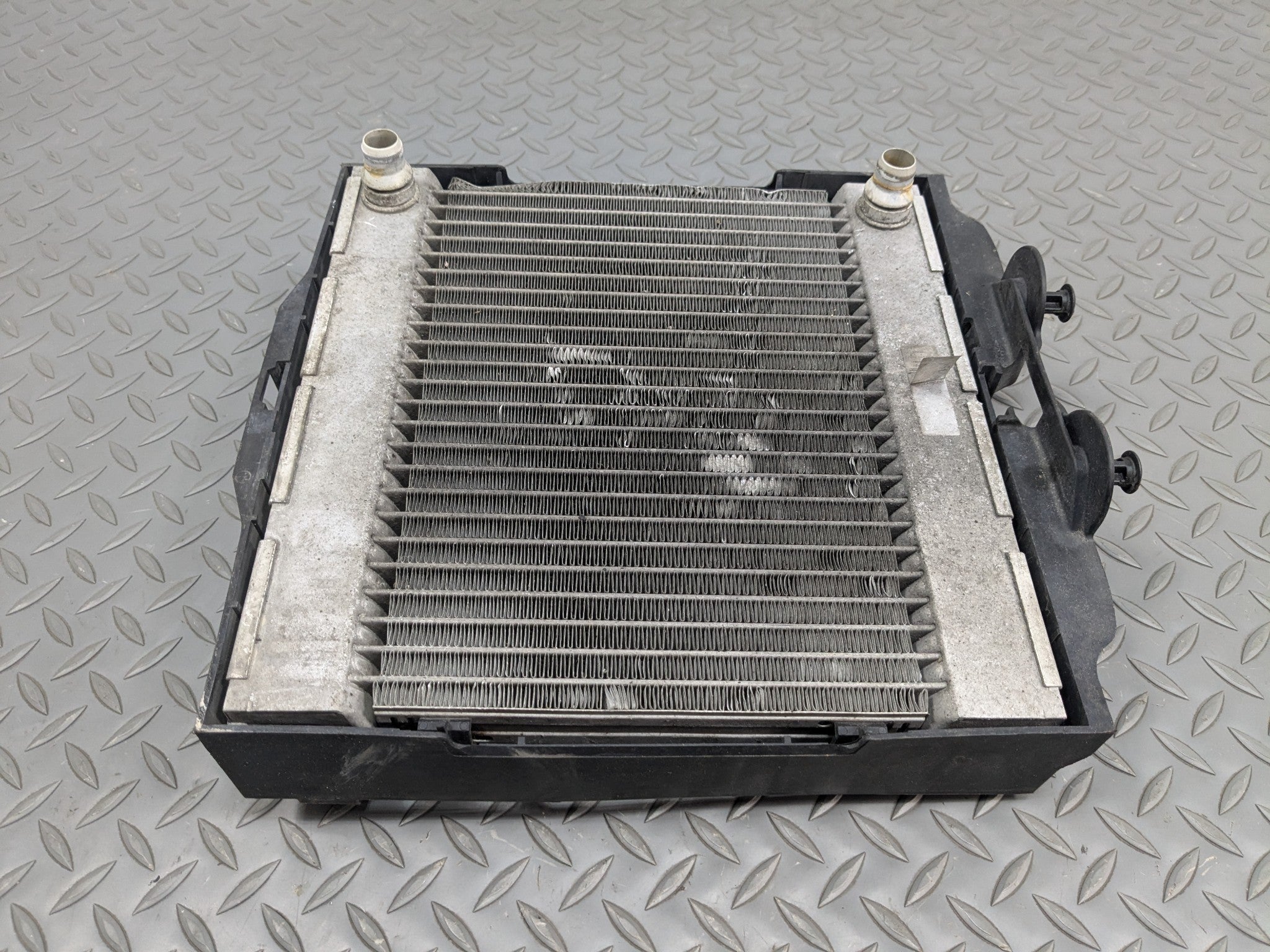 2014 - 2016 BMW 528I OEM ENGINE AUXILIARY OIL COOLER RADIATOR LEFT DRIVER SIDE