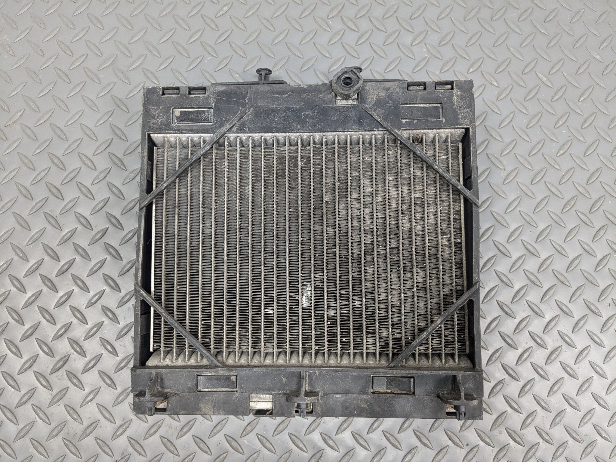 2014 - 2016 BMW 528I OEM ENGINE AUXILIARY OIL COOLER RADIATOR LEFT DRIVER SIDE
