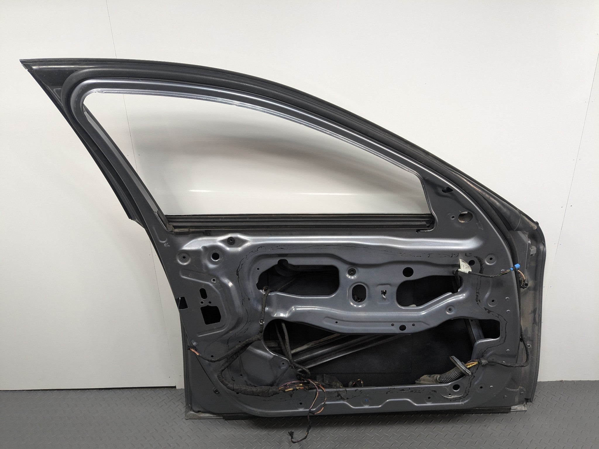 2014 - 2016 BMW 528I OEM DOOR SHELL PANEL MINERAL GRAY METALLIC FRONT LEFT SIDE
