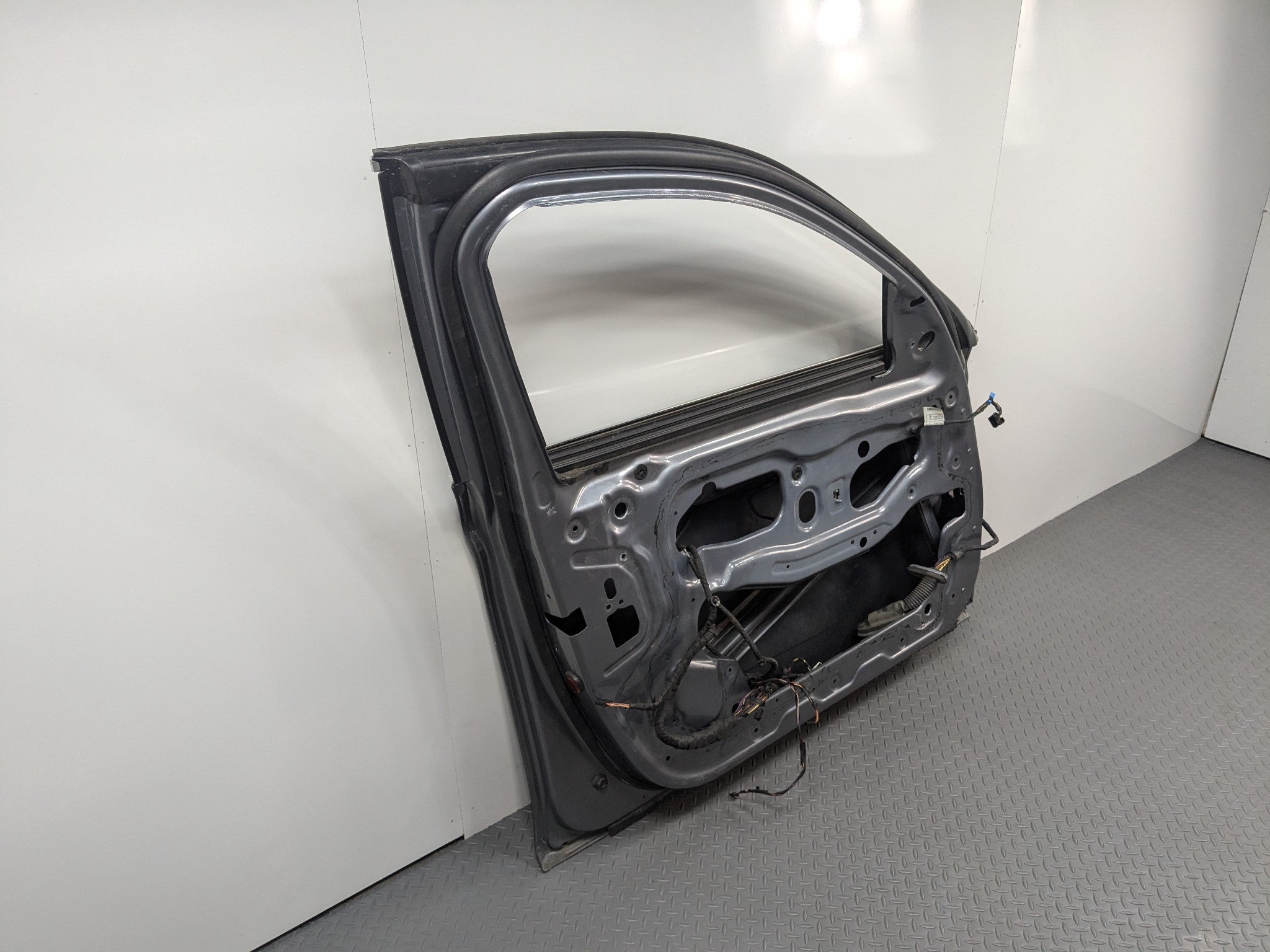 2014 - 2016 BMW 528I OEM DOOR SHELL PANEL MINERAL GRAY METALLIC FRONT LEFT SIDE