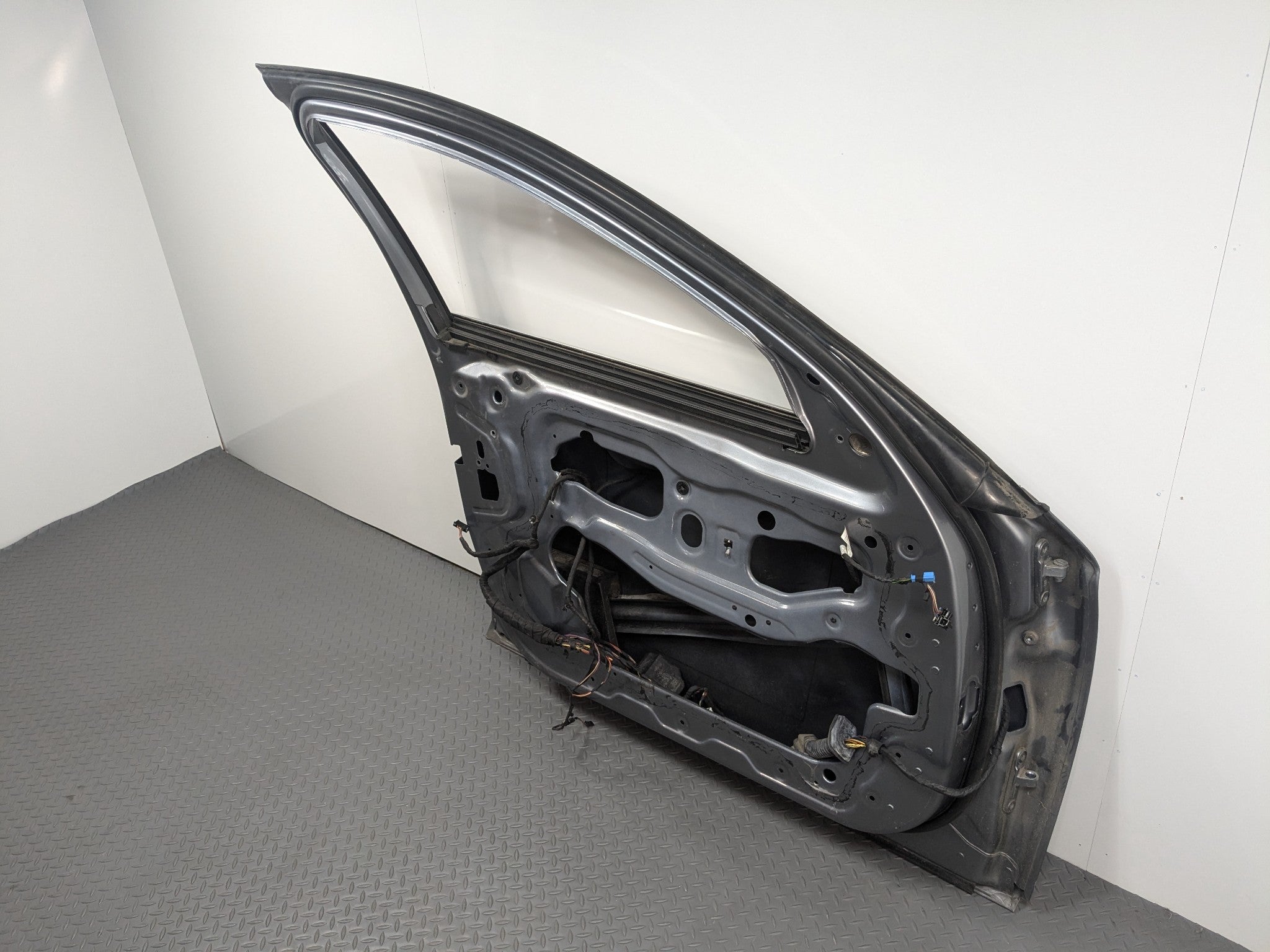 2014 - 2016 BMW 528I OEM DOOR SHELL PANEL MINERAL GRAY METALLIC FRONT LEFT SIDE