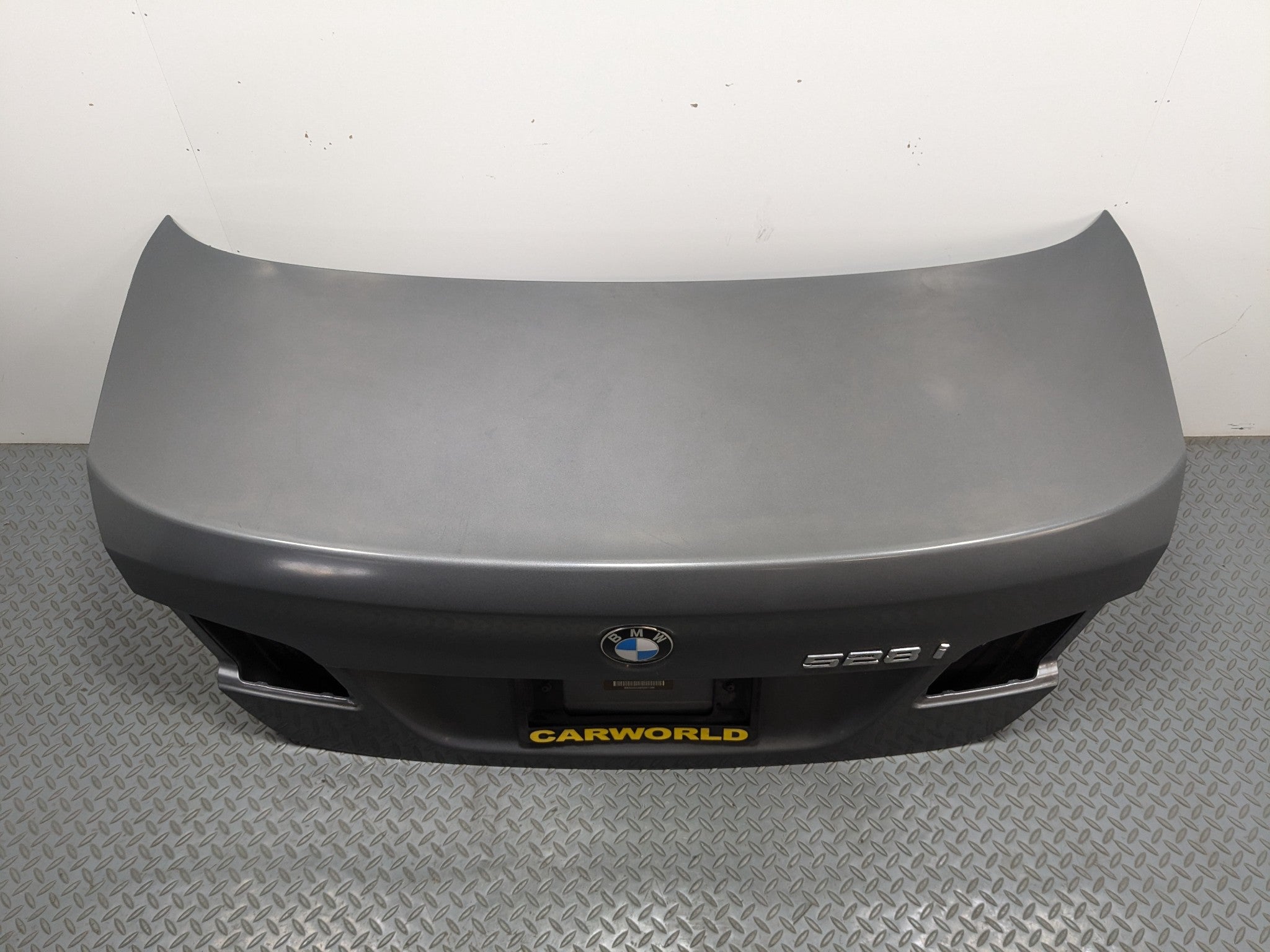 2014 - 2016 BMW 528I OEM REAR TRUNK LID DECKLID PANEL WITH EMBLEM GRAY METALLIC