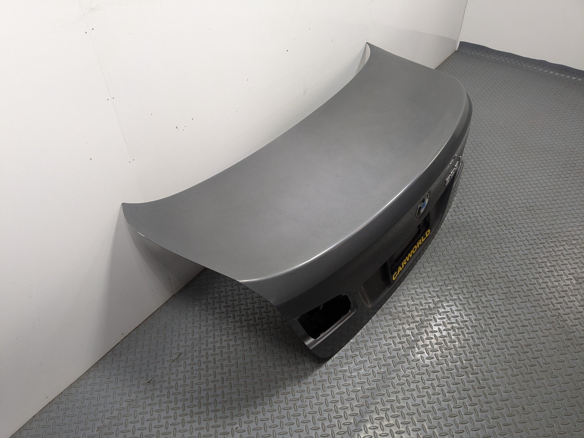 2014 - 2016 BMW 528I OEM REAR TRUNK LID DECKLID PANEL WITH EMBLEM GRAY METALLIC