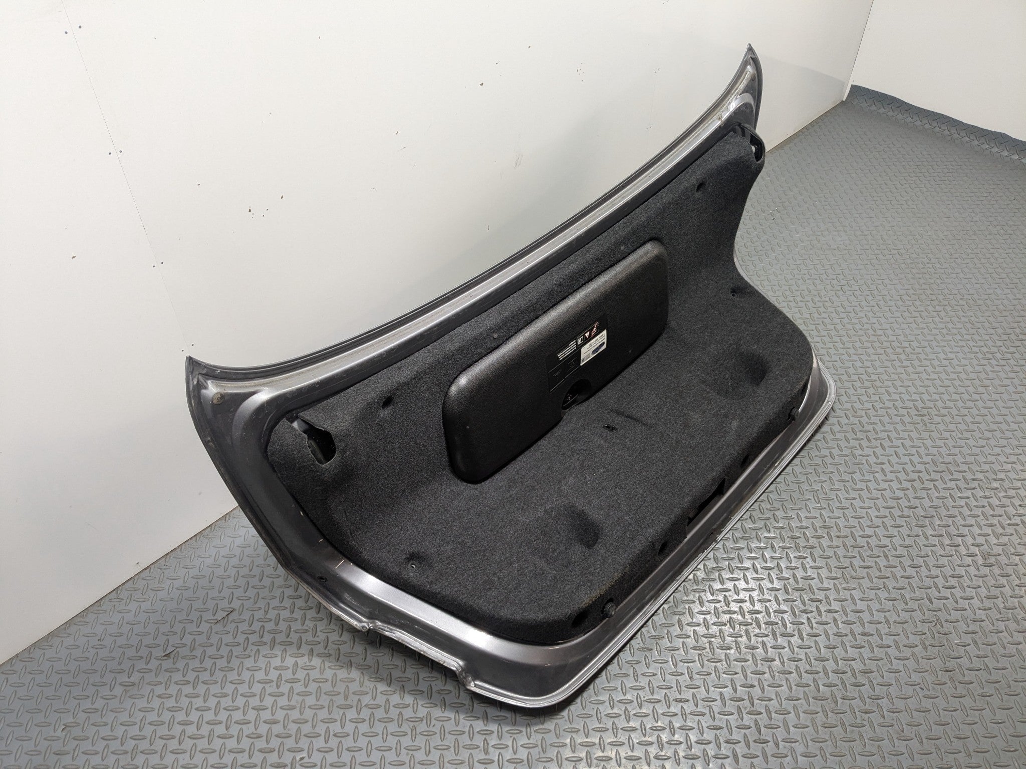 2014 - 2016 BMW 528I OEM REAR TRUNK LID DECKLID PANEL WITH EMBLEM GRAY METALLIC