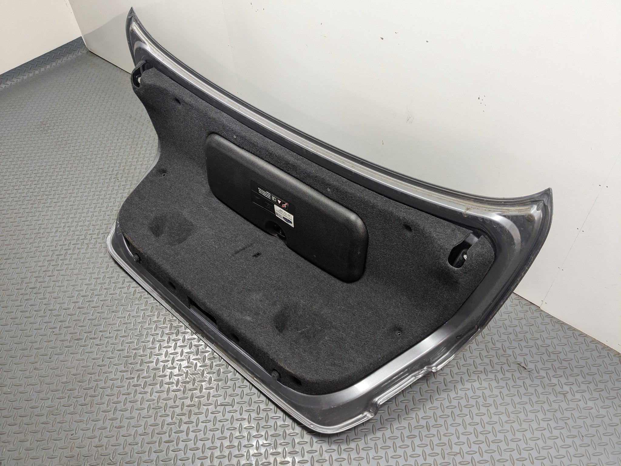 2014 - 2016 BMW 528I OEM REAR TRUNK LID DECKLID PANEL WITH EMBLEM GRAY METALLIC