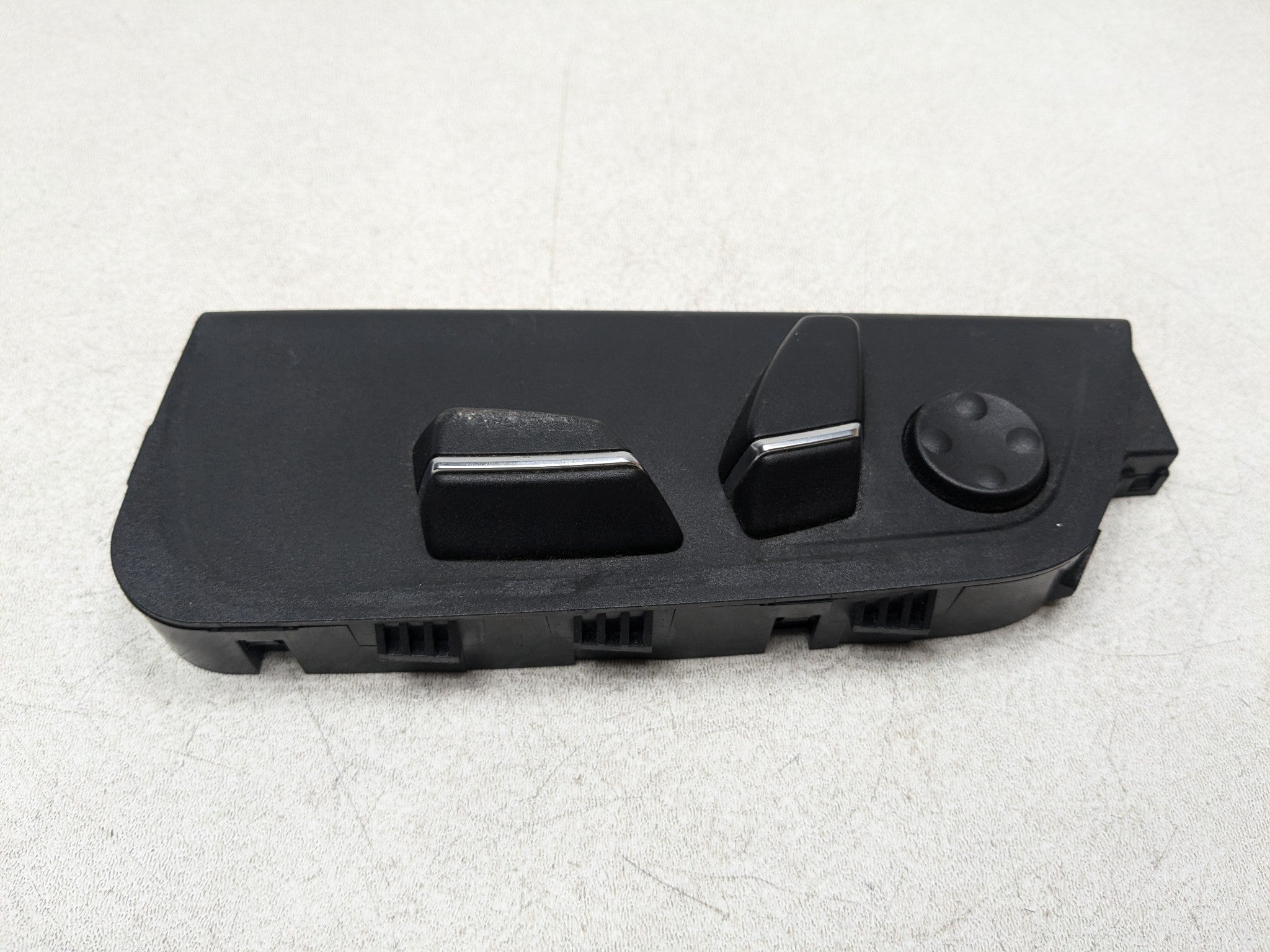 2014 - 2016 BMW 528I OEM POWER SEAT ADJUST CONTROL SWITCH FRONT LEFT DRIVER SIDE