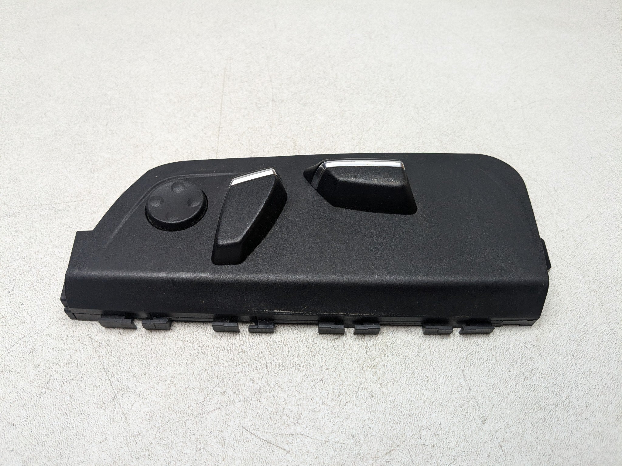 2014 - 2016 BMW 528I OEM POWER SEAT ADJUST CONTROL SWITCH FRONT LEFT DRIVER SIDE
