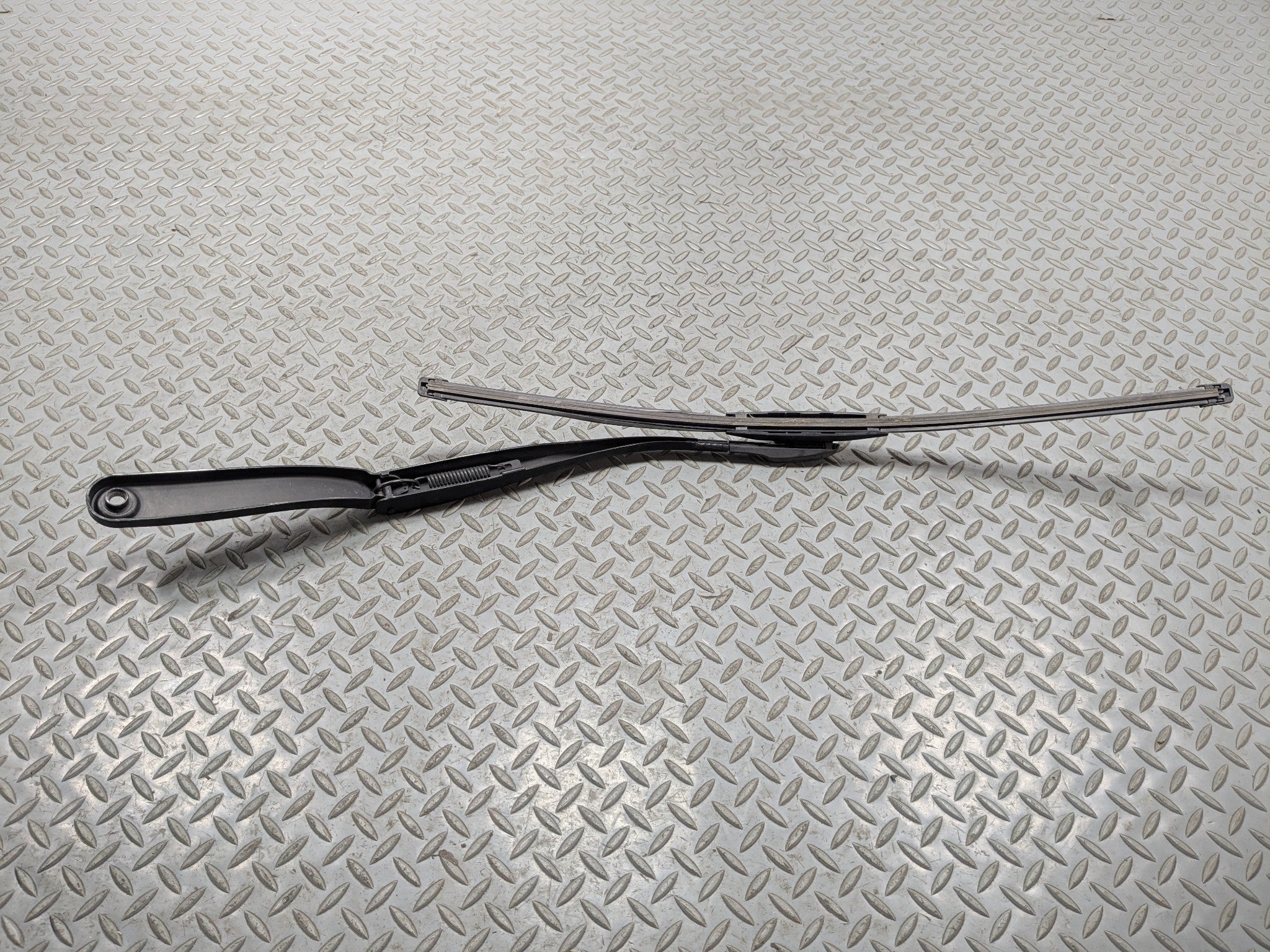 2014 - 2016 BMW 528I OEM WINDSHIELD WIPER ARM WITH BLADE FRONT LEFT DRIVER SIDE