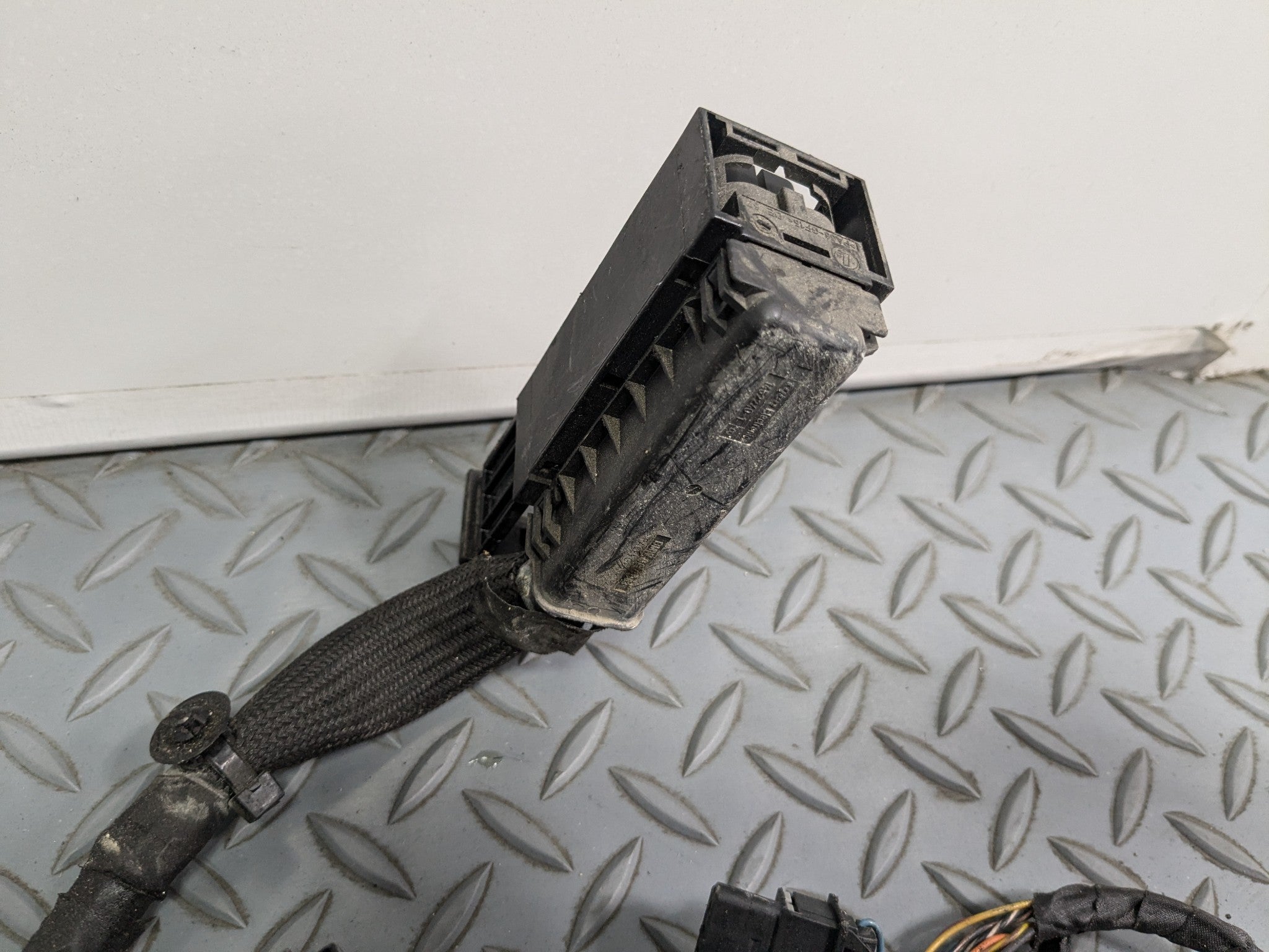 2014 - 2016 BMW 528I OEM INTERIOR BODY WIRE HARNESS CABLE AND CONNECTOR