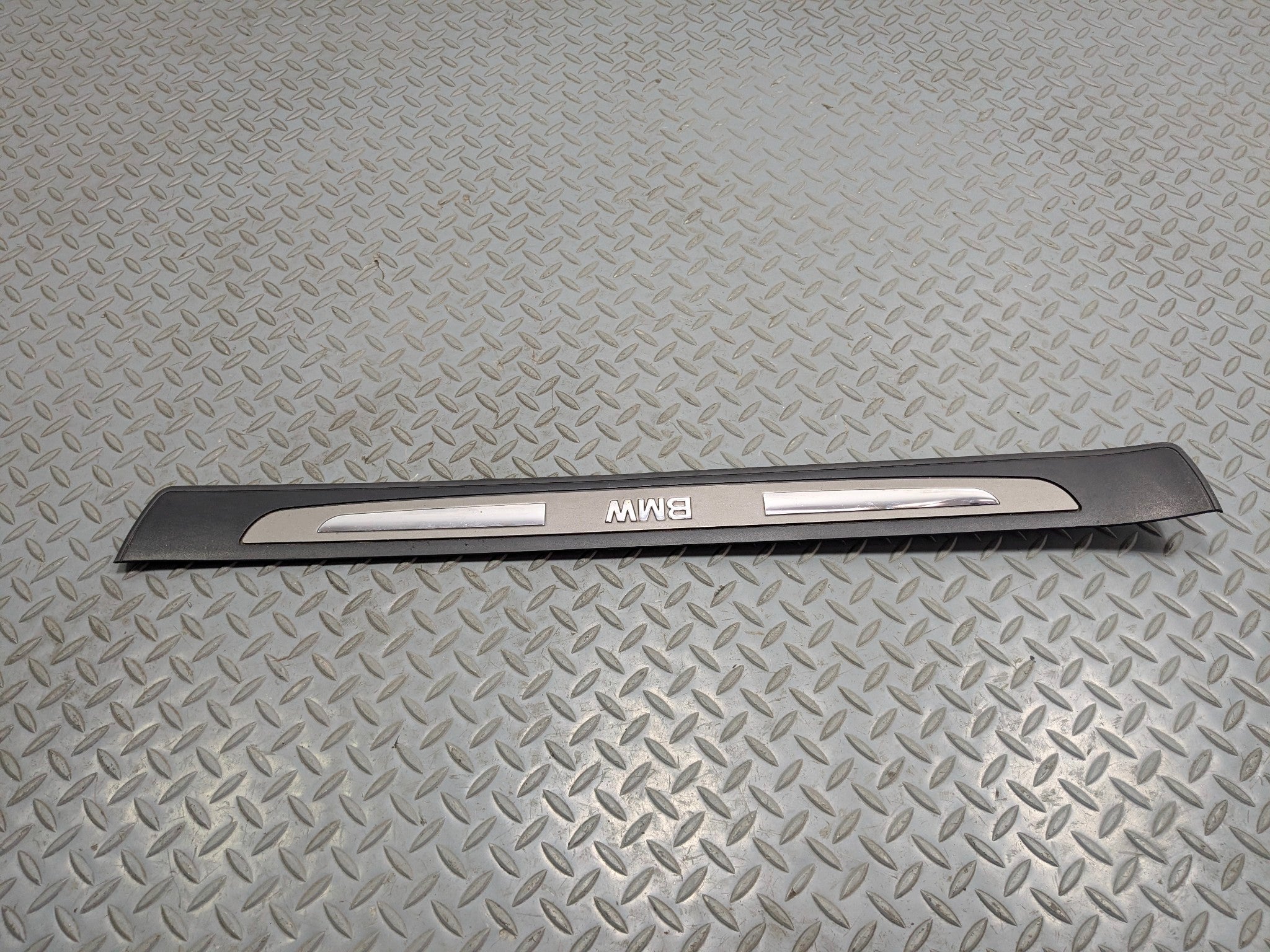 06 - 08 BMW 750I OEM DOOR SCUFF SILL STEP PLATE COVER FRONT RIGHT PASSENGER SIDE