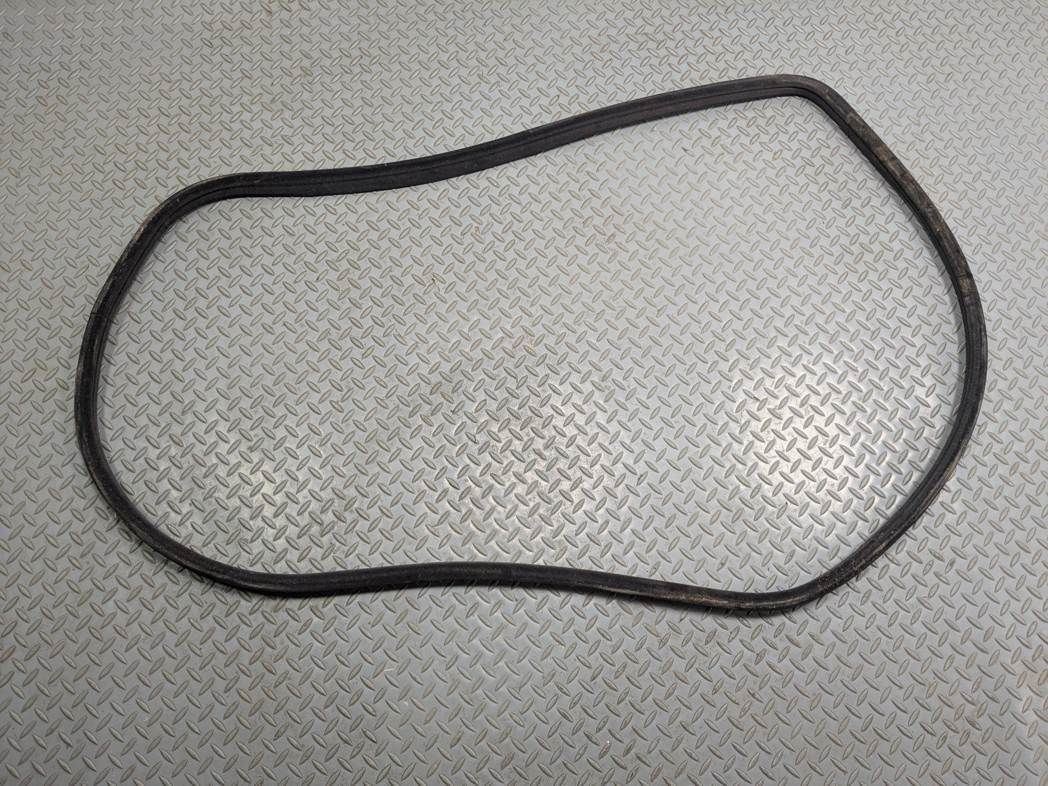 06 - 08 BMW 750I OEM DOOR SEAL WEATHER STRIPPING RUBBER REAR LEFT DRIVER SIDE