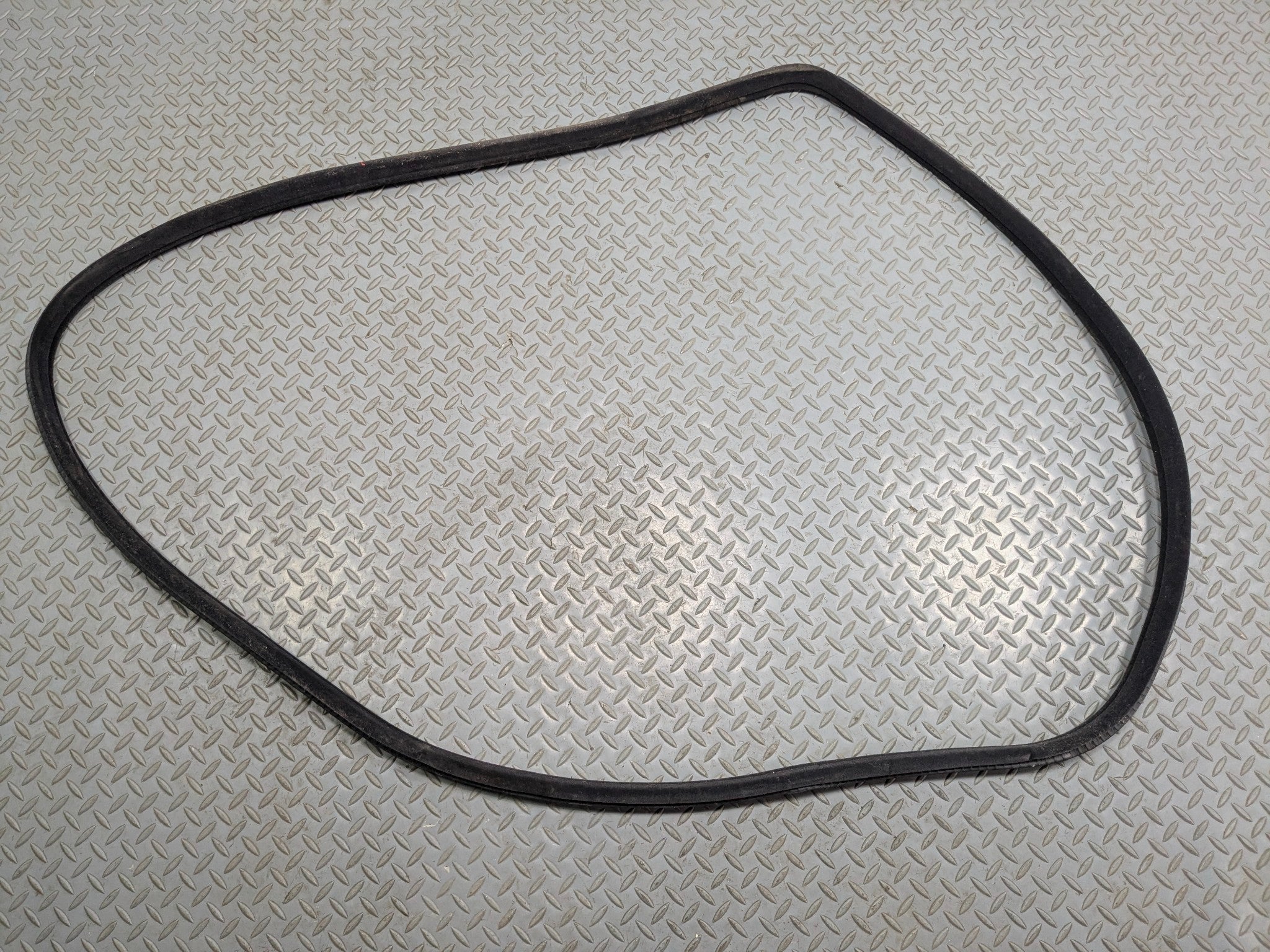 06 - 08 BMW 750I OEM DOOR SEAL WEATHER STRIPPING RUBBER REAR LEFT DRIVER SIDE