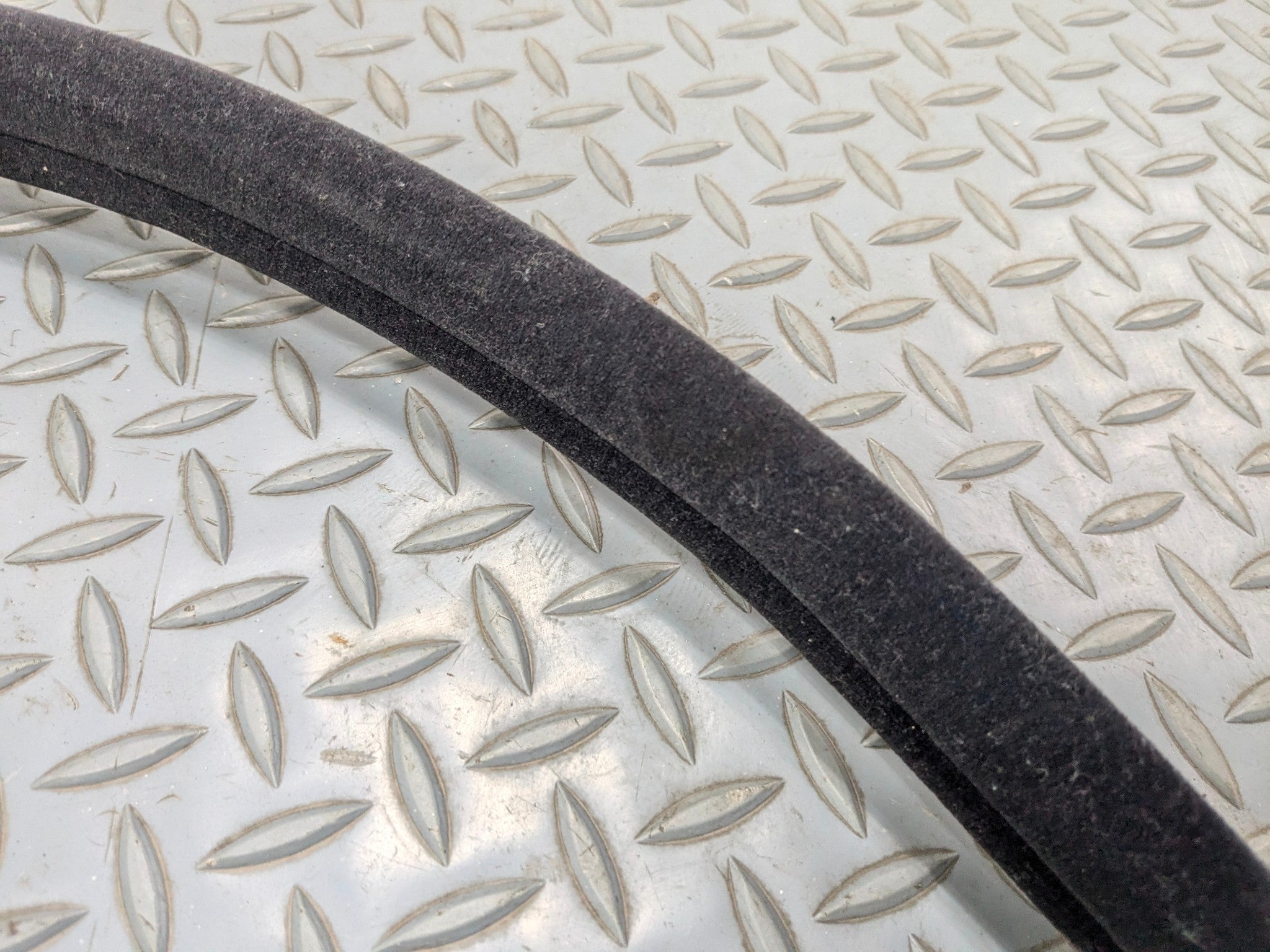 06 - 08 BMW 750I OEM DOOR SEAL WEATHER STRIPPING RUBBER REAR LEFT DRIVER SIDE