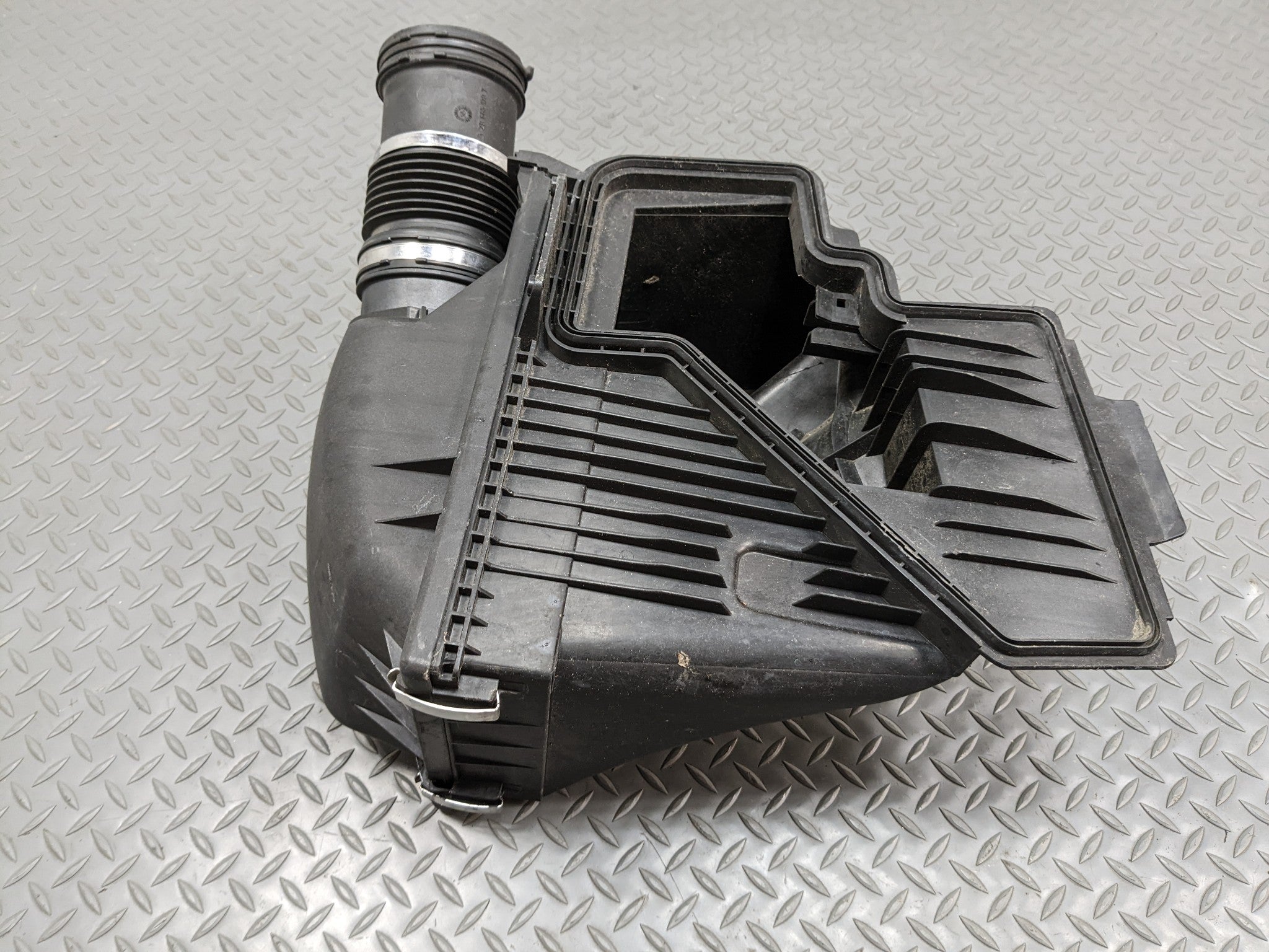 06 - 08 BMW 750I OEM AIR CLEANER INTAKE FILTER HOUSING BOX RIGHT PASSENGER SIDE