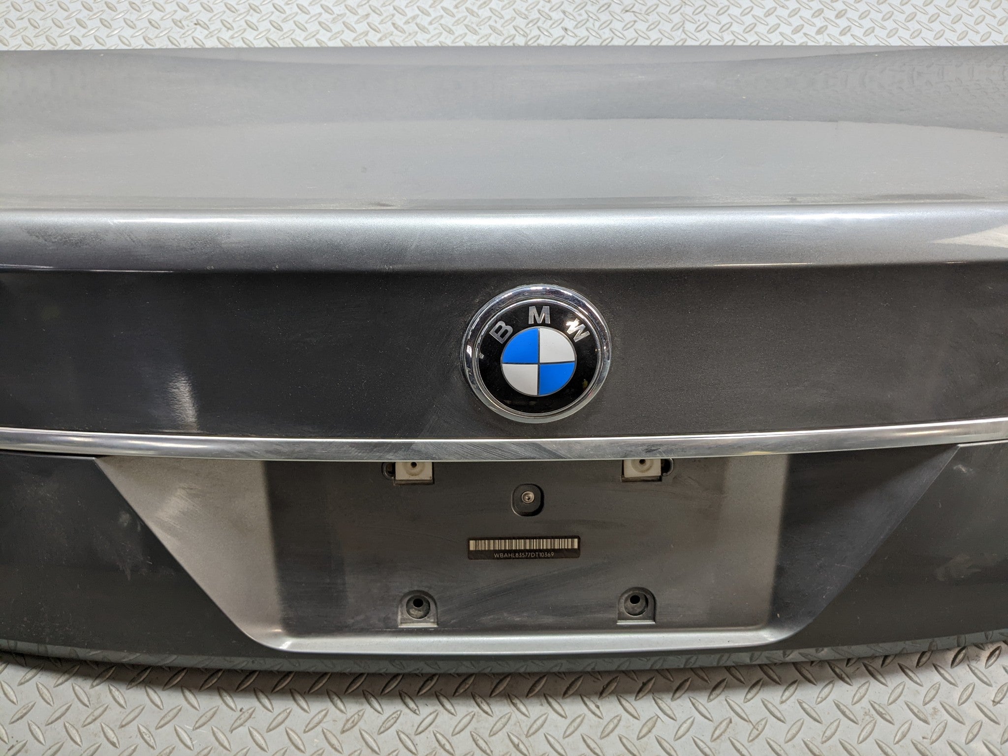 06 - 08 BMW 750I OEM REAR TRUNK DECK LID SHELL COVER PANEL WITH EMBLEM ASSEMBLY
