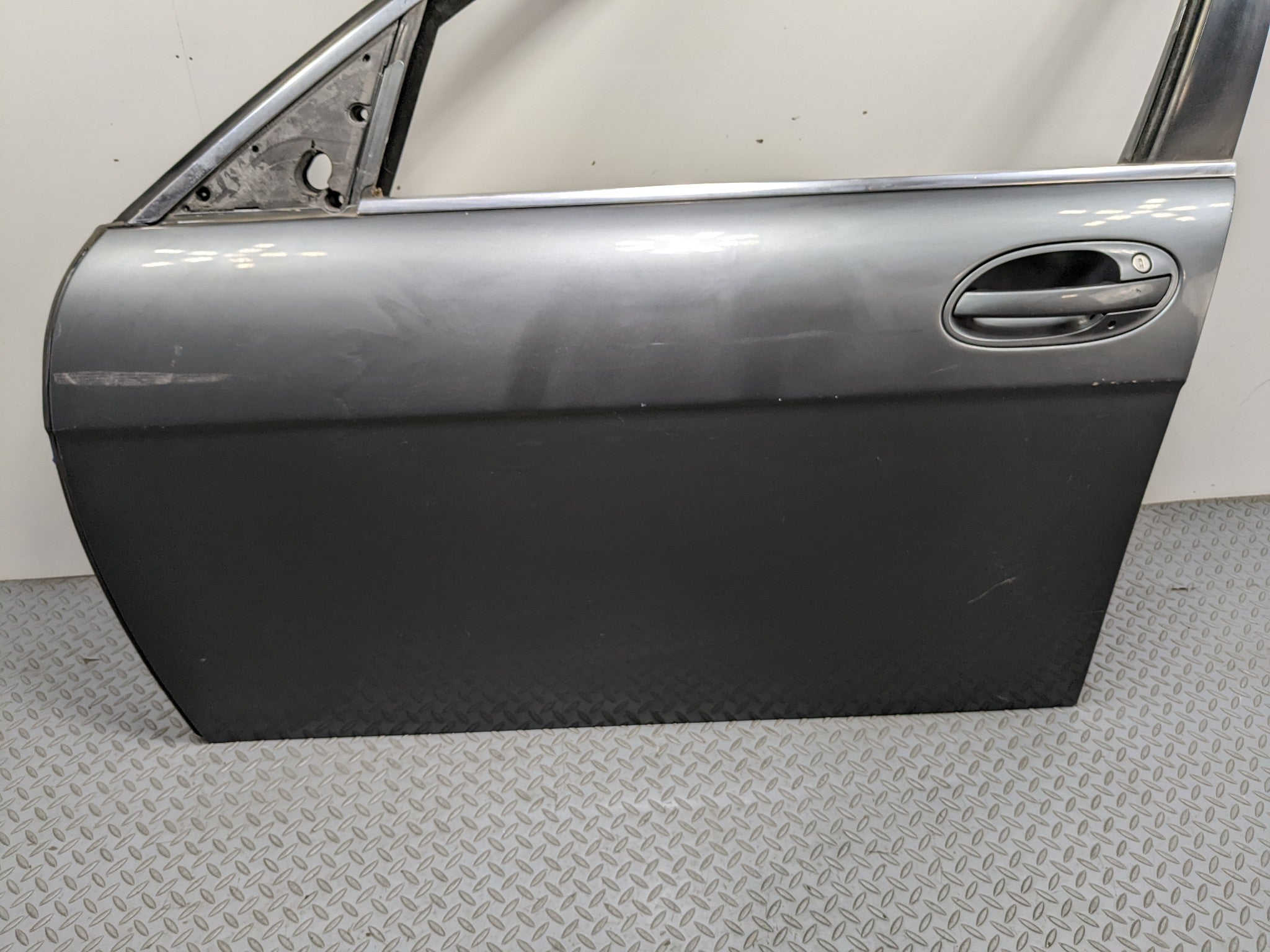 06 - 08 BMW 750I OEM DOOR SHELL PANEL WITH EXTERIOR DOOR HANDLE FRONT LEFT SIDE