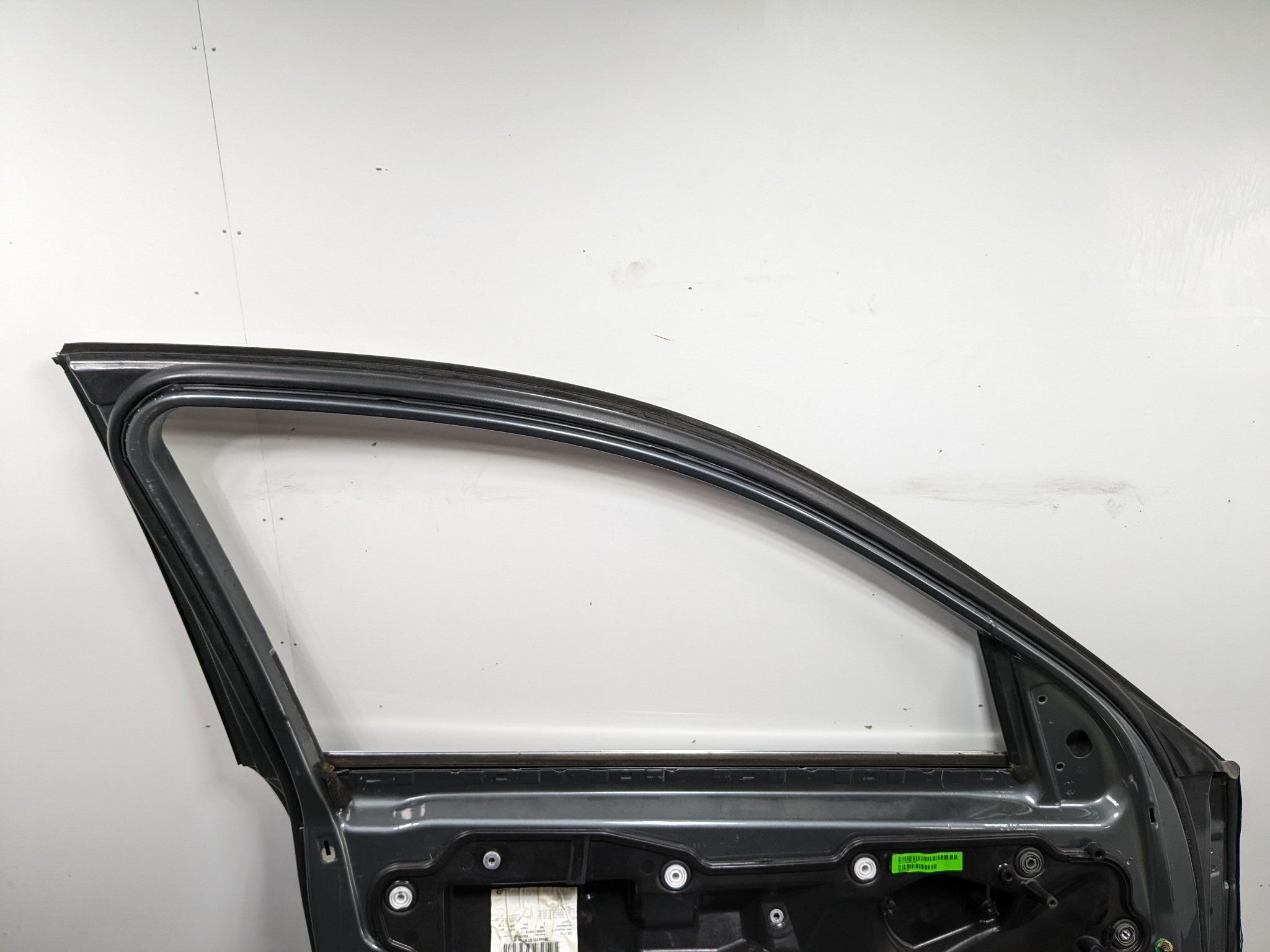 06 - 08 BMW 750I OEM DOOR SHELL PANEL WITH EXTERIOR DOOR HANDLE FRONT LEFT SIDE