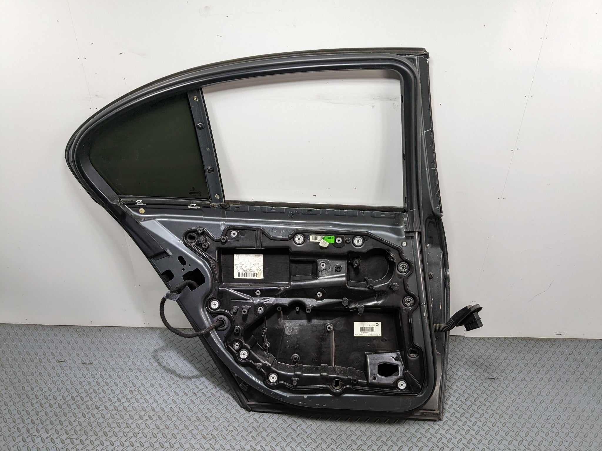 06 - 08 BMW 750I OEM DOOR SHELL PANEL WITH EXTERIOR DOOR HANDLE REAR LEFT SIDE
