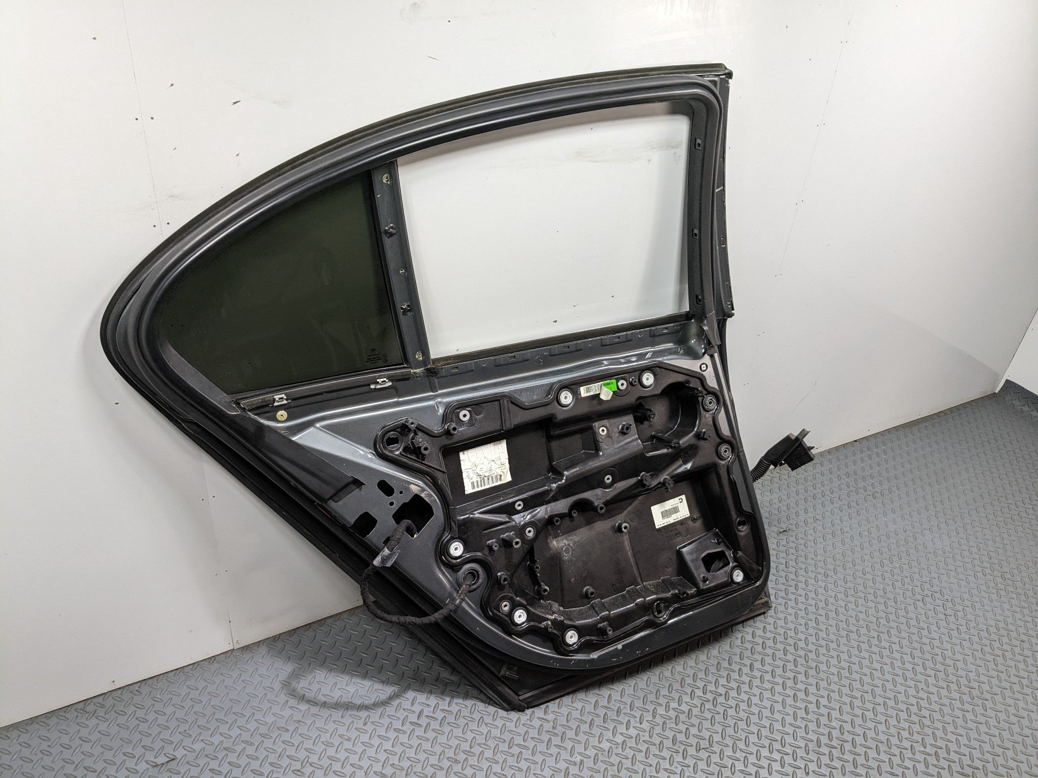 06 - 08 BMW 750I OEM DOOR SHELL PANEL WITH EXTERIOR DOOR HANDLE REAR LEFT SIDE