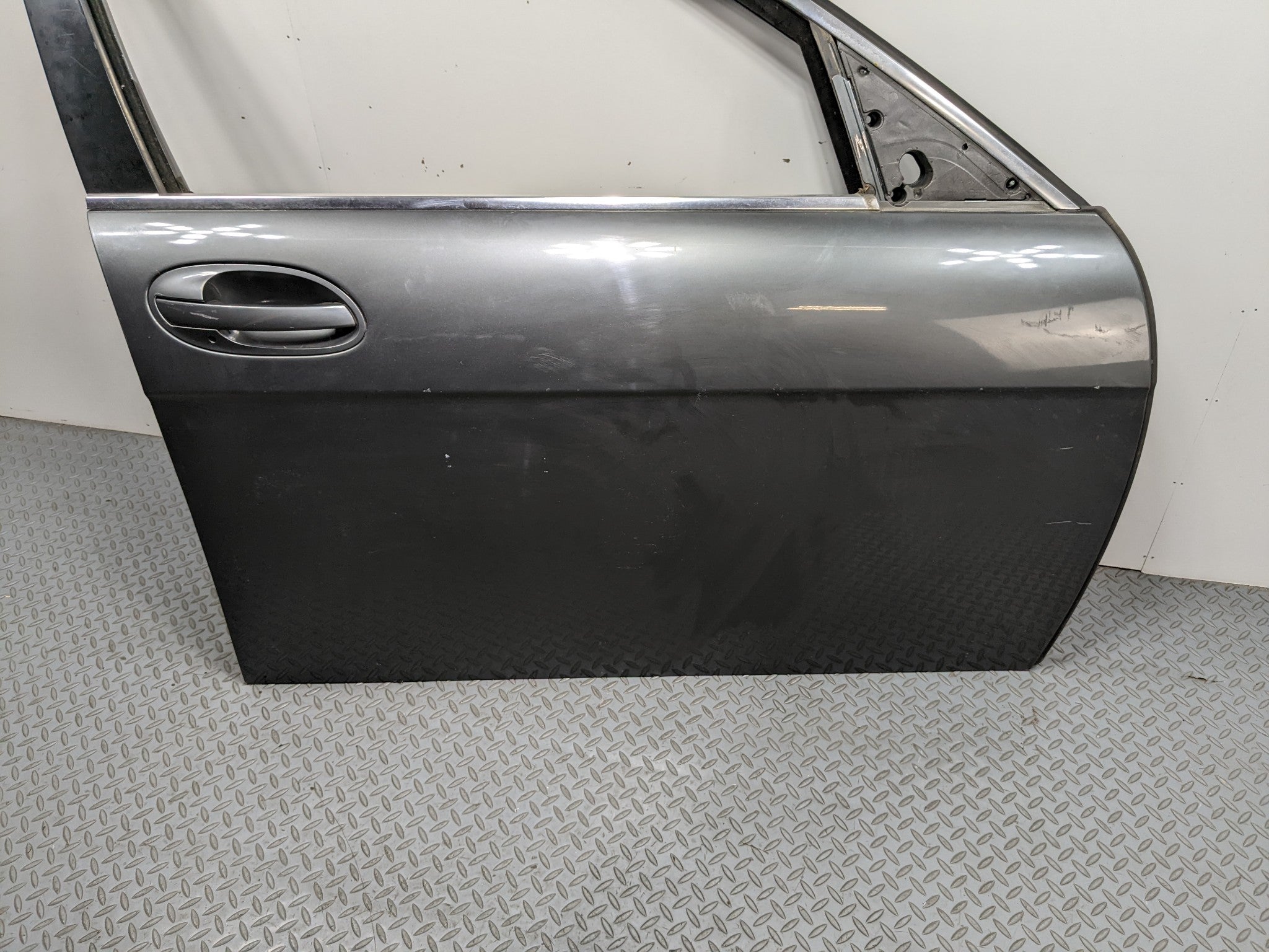 06 - 08 BMW 750I OEM DOOR SHELL PANEL WITH EXTERIOR DOOR HANDLE FRONT RIGHT SIDE