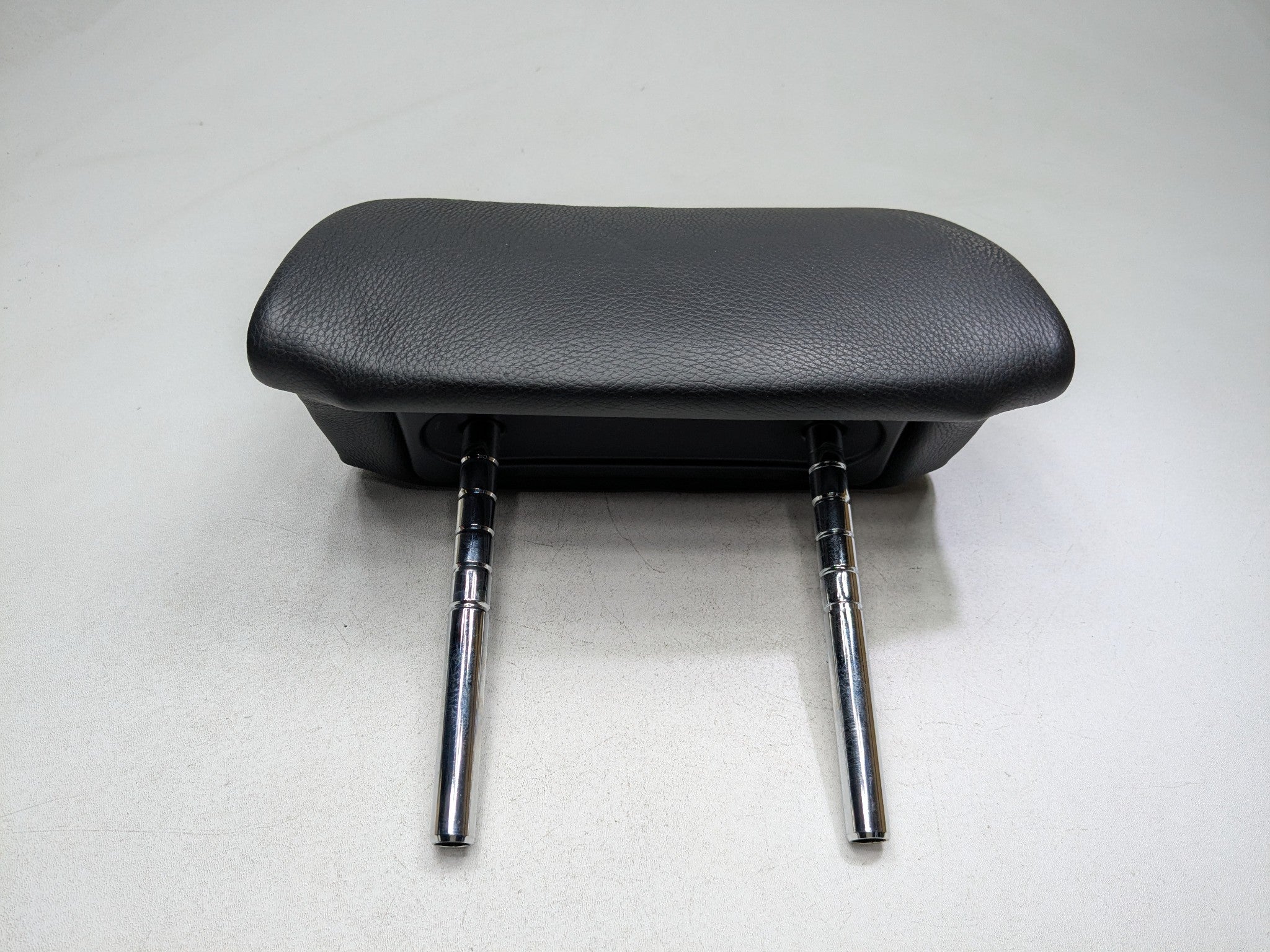 06 - 08 BMW 750I OEM HEADREST ASSEMBLY REAR RIGHT PASSENGER SIDE BLACK LEATHER