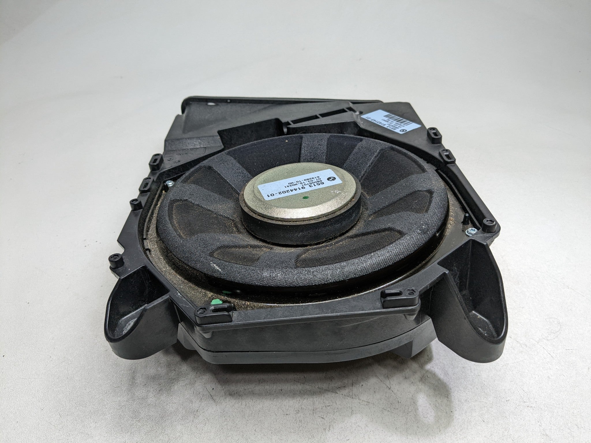 2013 - 2015 BMW X1 OEM AUDIO BASE SUBWOOFER SPEAKER FRONT LEFT DRIVER SIDE
