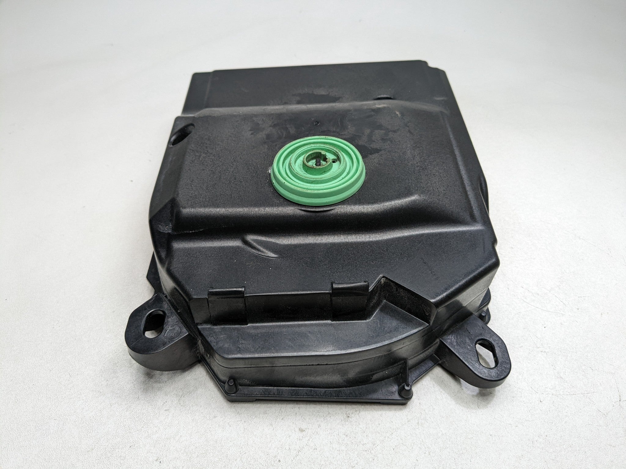 2013 - 2015 BMW X1 OEM AUDIO BASE SUBWOOFER SPEAKER FRONT RIGHT PASSENGER SIDE