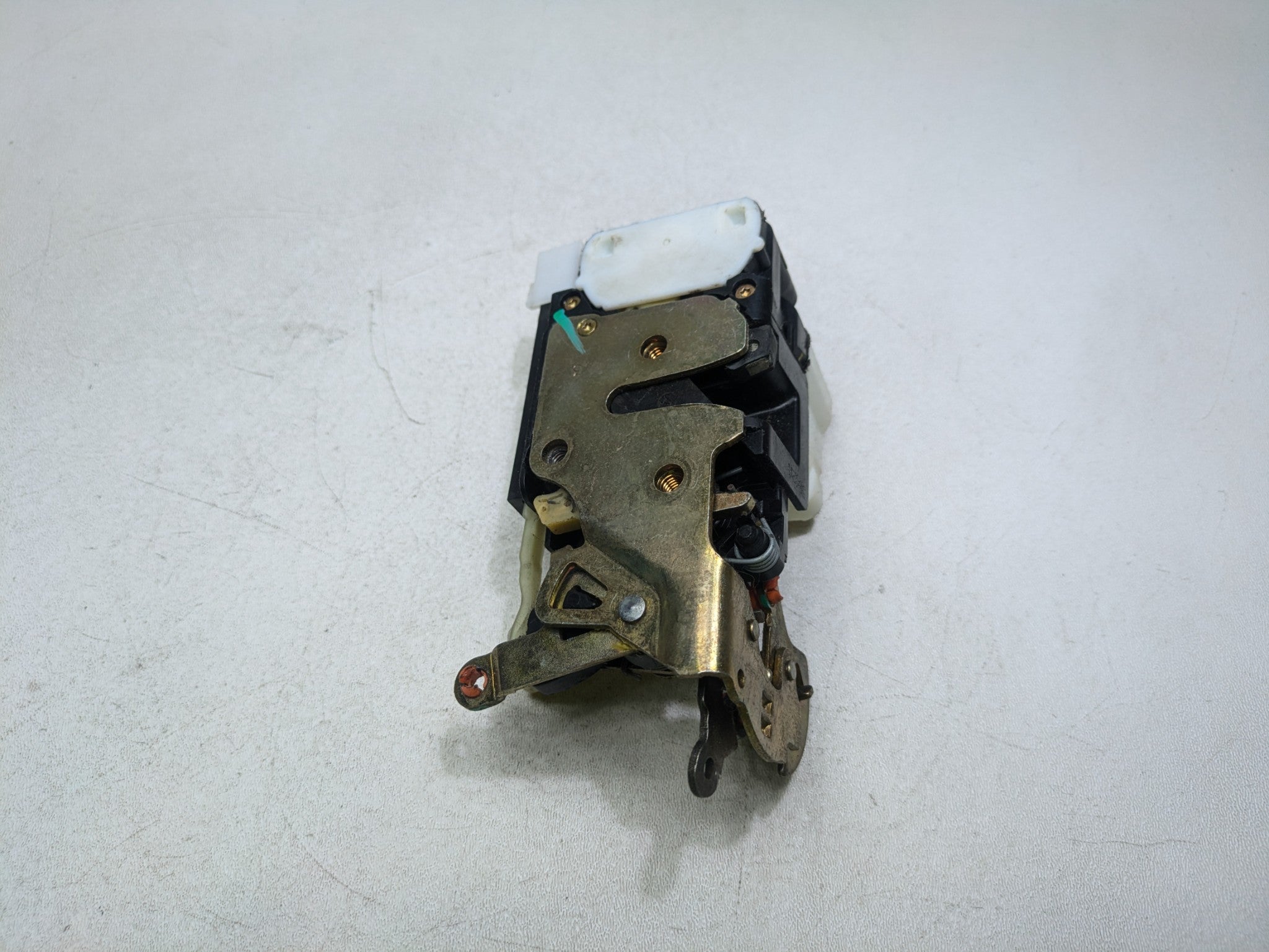 2000 - 2005 CADILLAC DEVILLE OEM DOOR LATCH LOCK ACTUATOR FRONT LEFT DRIVER SIDE