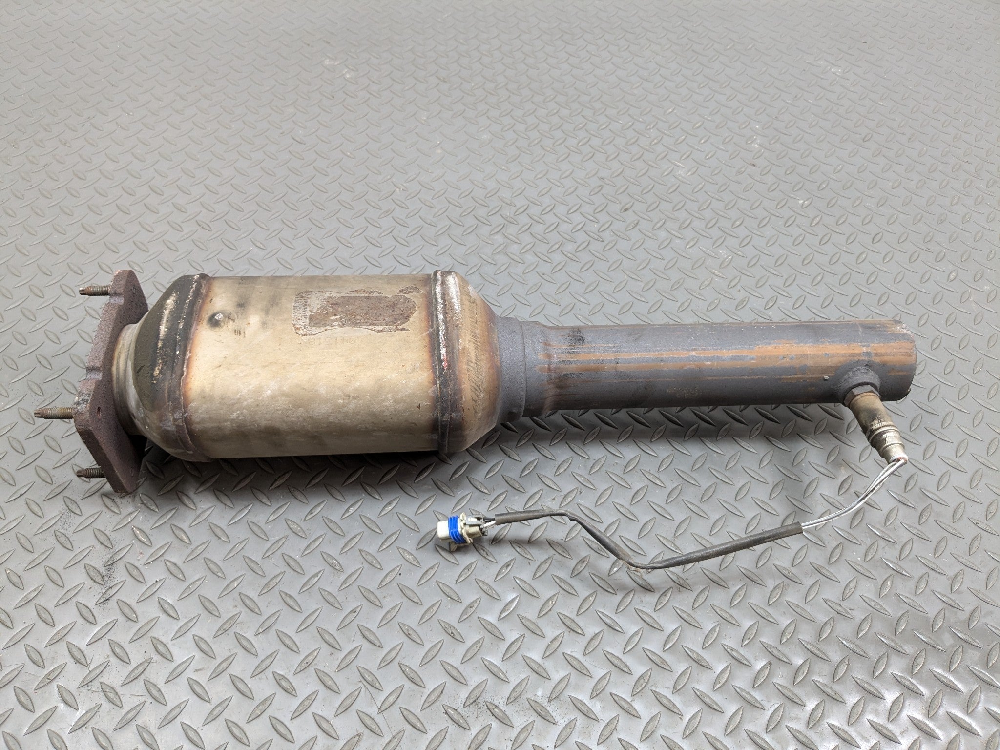 2000 - 2005 CADILLAC DEVILLE OEM EXHAUST DOWNPIPE ASSEMBLY