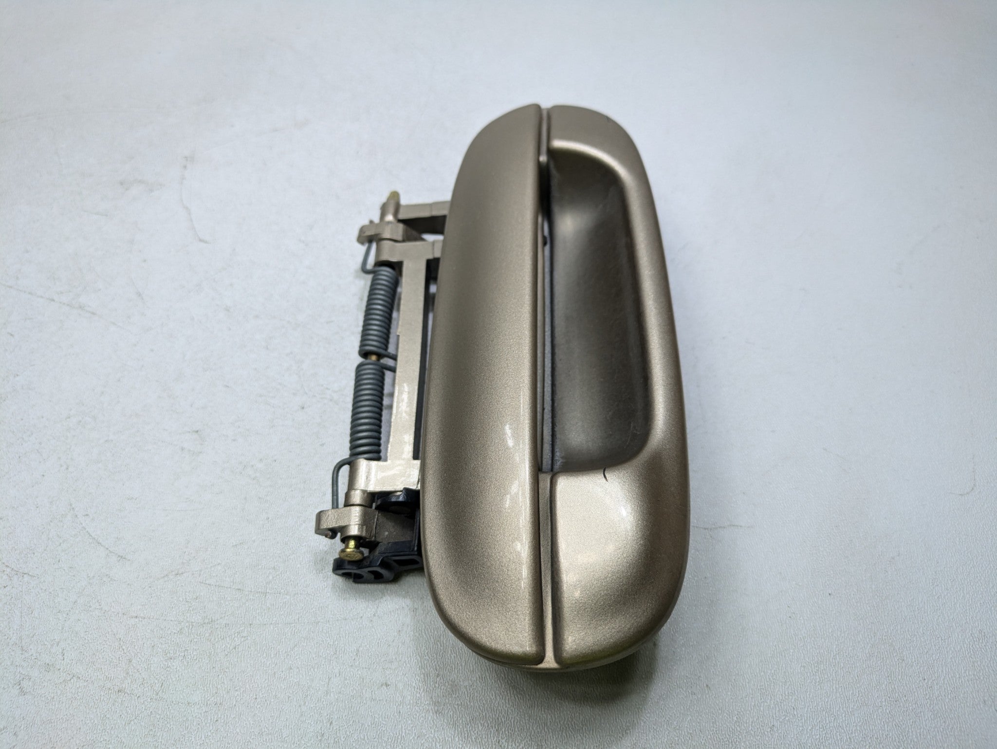 2000 - 2005 CADILLAC DEVILLE OEM EXTERIOR DOOR HANDLE FRONT RIGHT PASSENGER SIDE