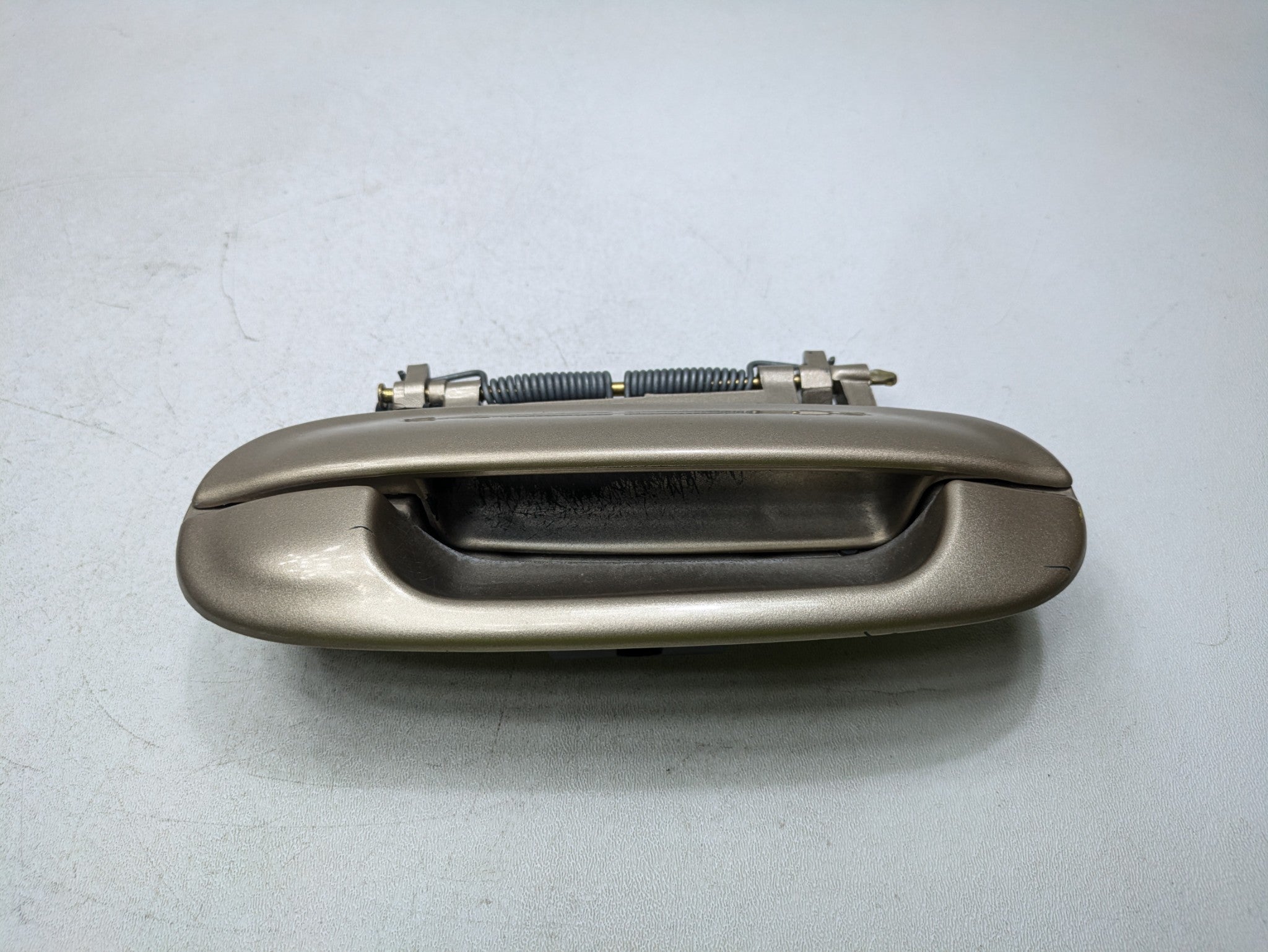 2000 - 2005 CADILLAC DEVILLE OEM EXTERIOR DOOR HANDLE FRONT RIGHT PASSENGER SIDE