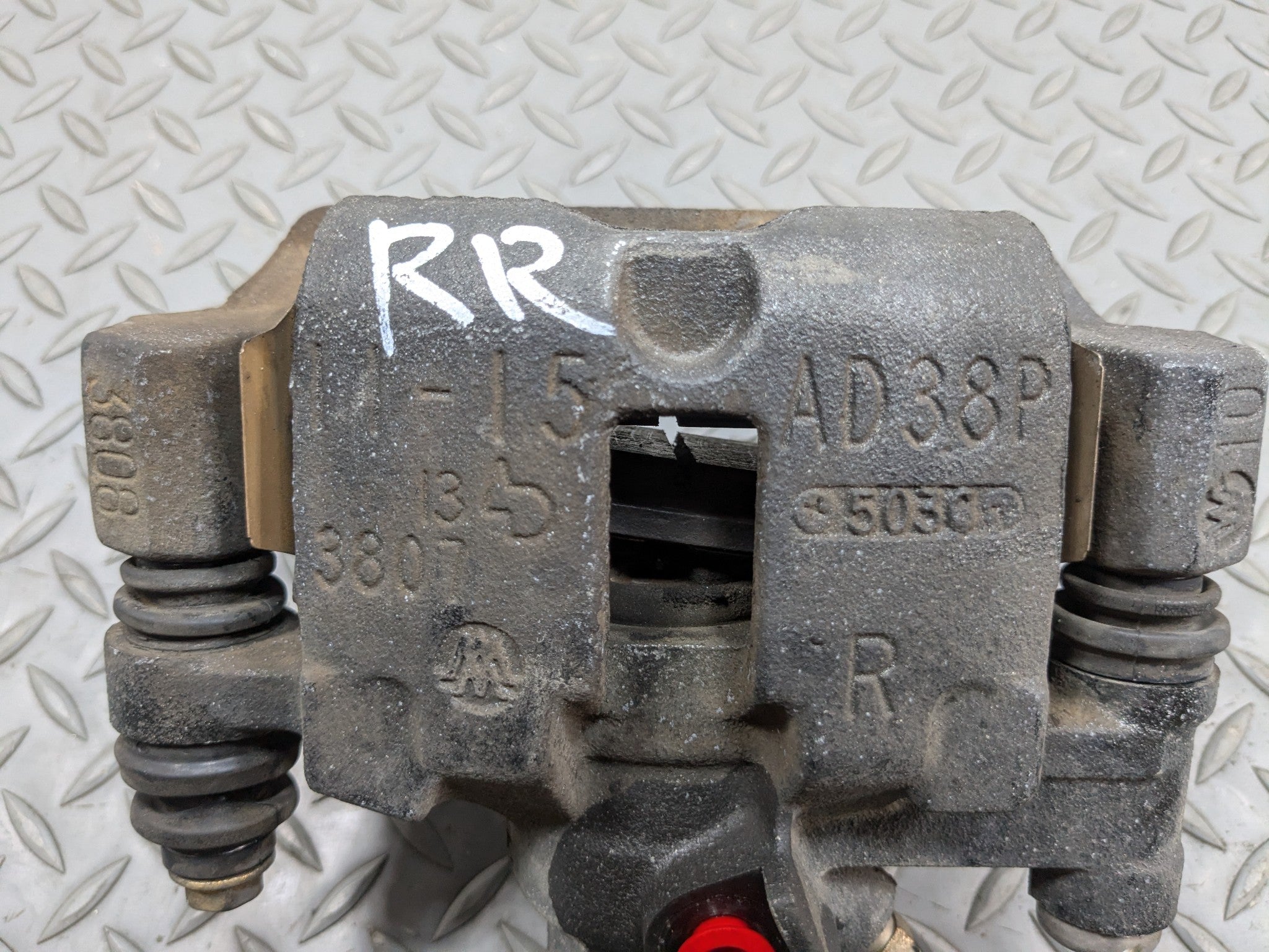 2000 - 2005 CADILLAC DEVILLE OEM BRAKE CALIPER REAR RIGHT PASSENGER SIDE