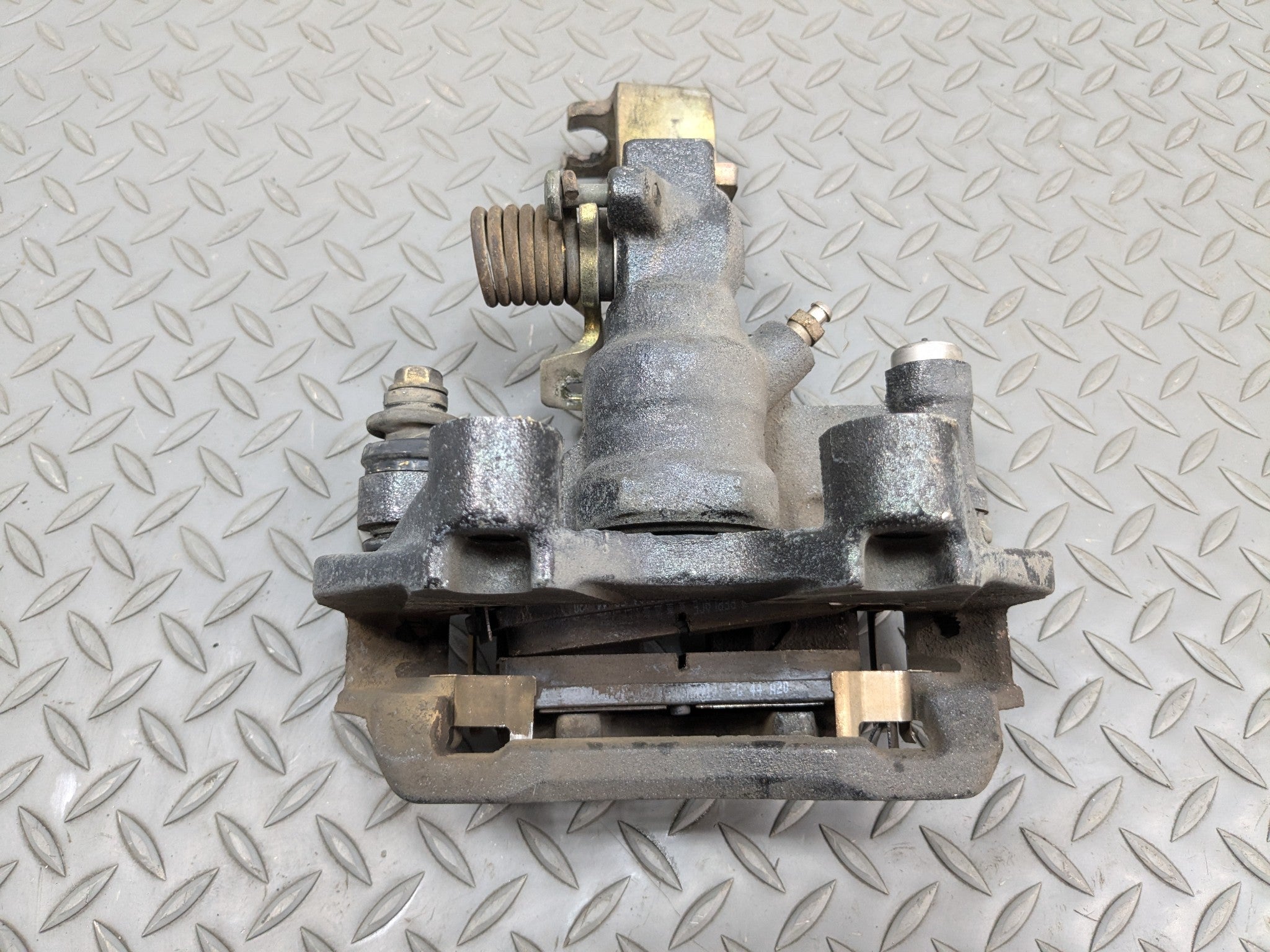 2000 - 2005 CADILLAC DEVILLE OEM BRAKE CALIPER REAR RIGHT PASSENGER SIDE