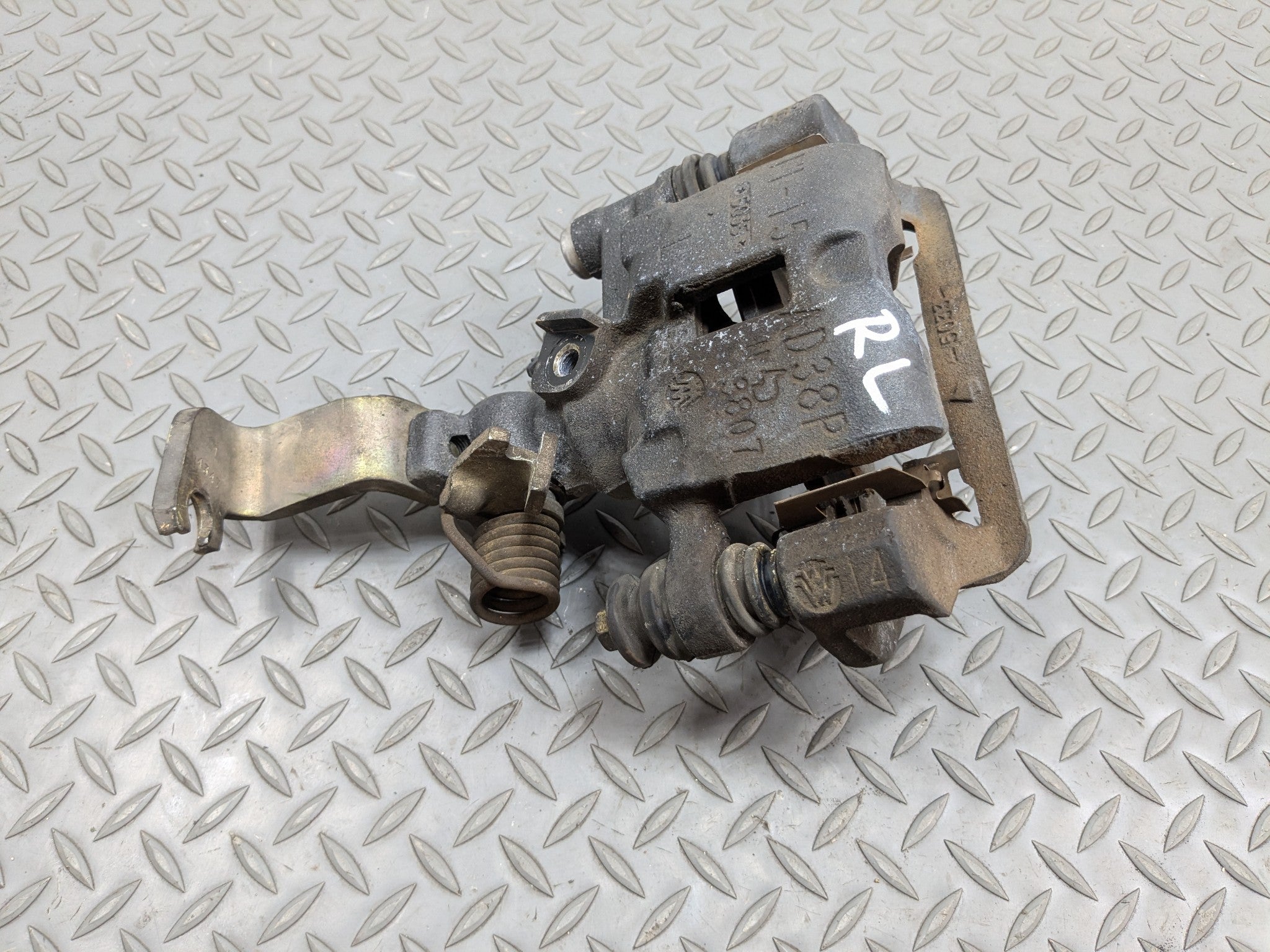 2000 - 2005 CADILLAC DEVILLE OEM BRAKE CALIPER REAR LEFT DRIVER SIDE