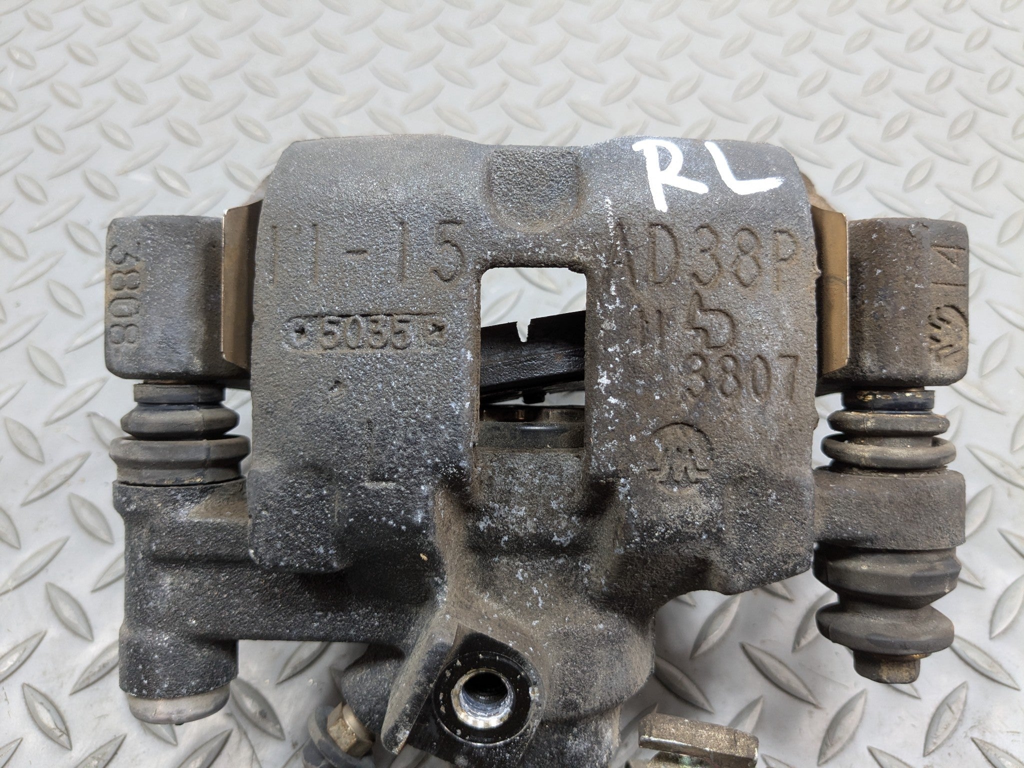 2000 - 2005 CADILLAC DEVILLE OEM BRAKE CALIPER REAR LEFT DRIVER SIDE