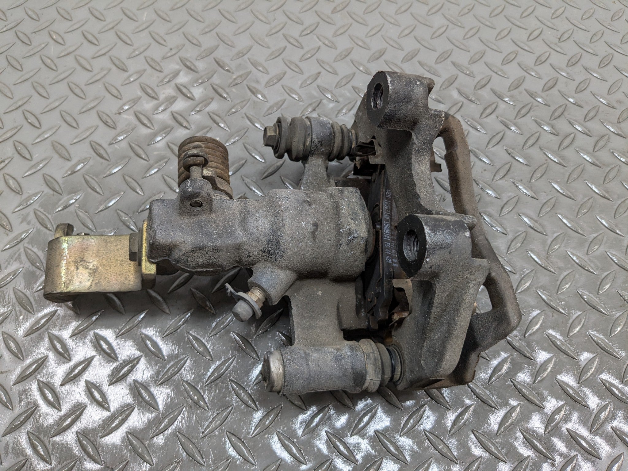 2000 - 2005 CADILLAC DEVILLE OEM BRAKE CALIPER REAR LEFT DRIVER SIDE