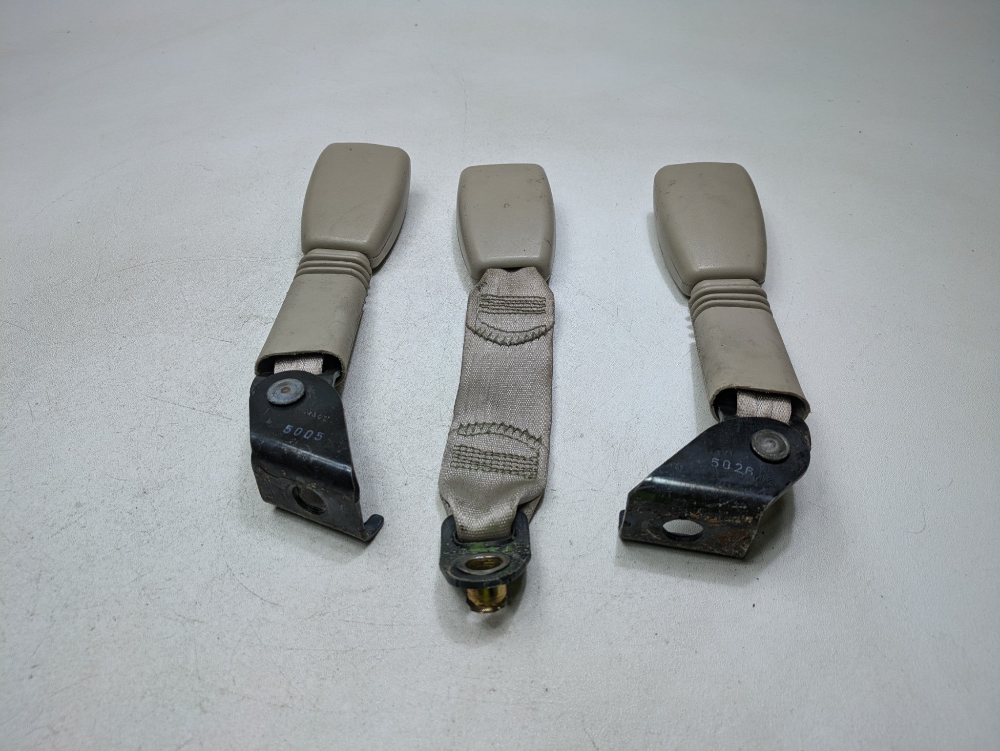 2000 - 2005 CADILLAC DEVILLE OEM SEAT BELT BUCKLE SET REAR CENTER LEFT AND RIGHT