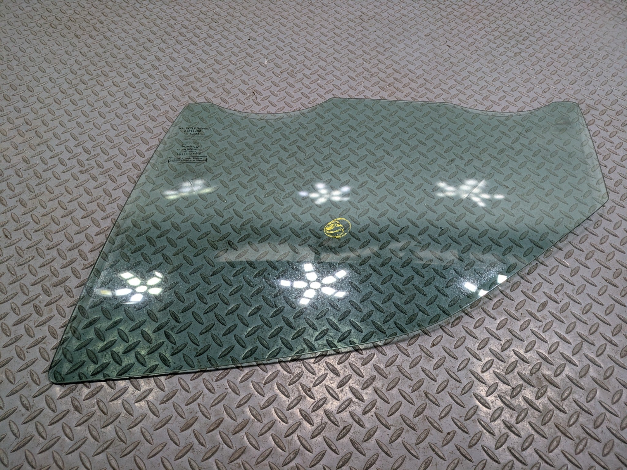 2000 - 2005 CADILLAC DEVILLE OEM DOOR WINDOW GLASS FRONT LEFT DRIVER SIDE