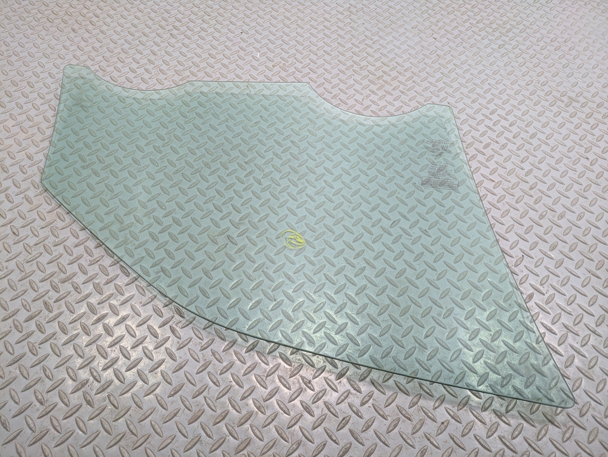2000 - 2005 CADILLAC DEVILLE OEM DOOR WINDOW GLASS FRONT LEFT DRIVER SIDE