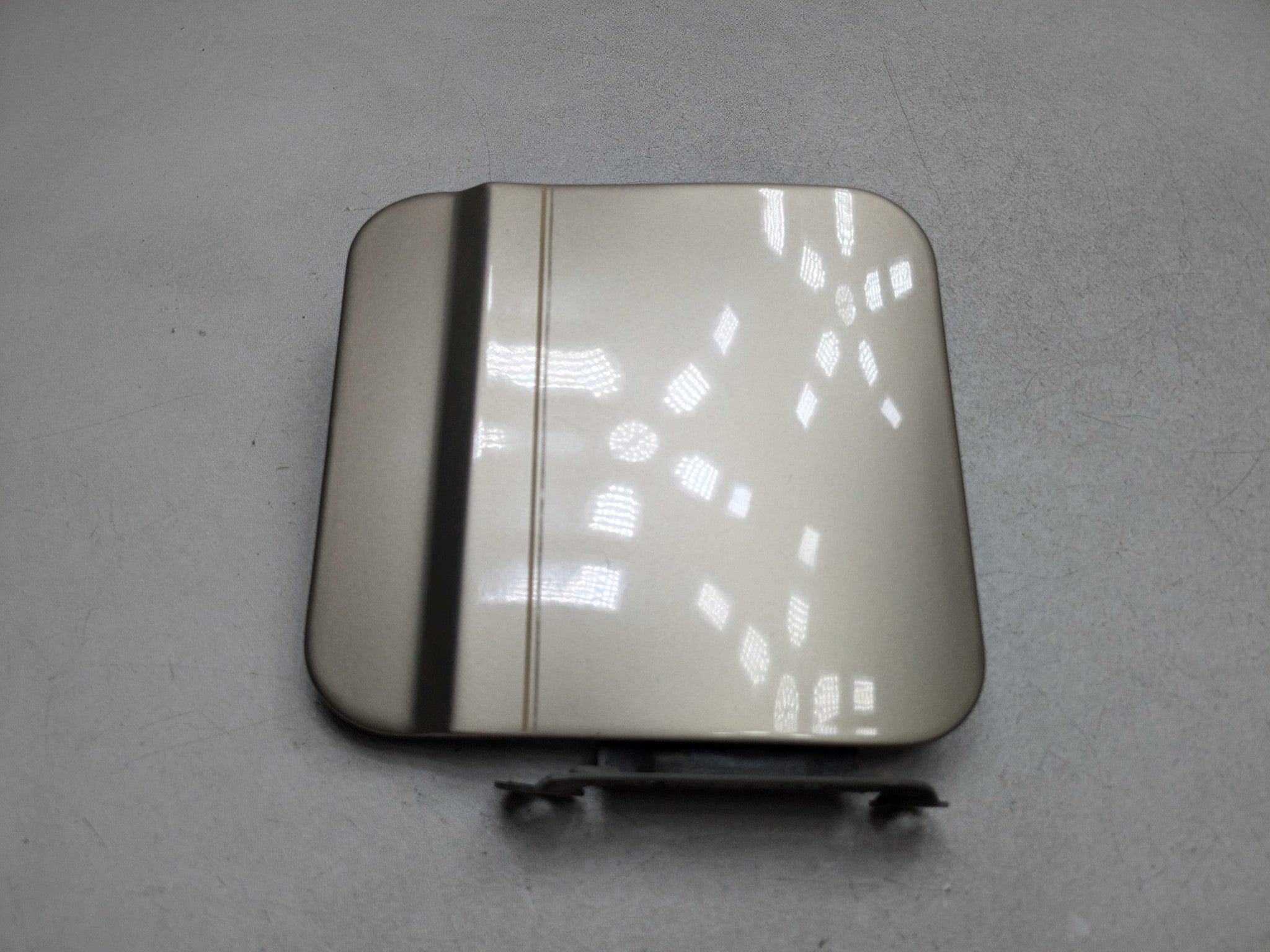 2000 - 2005 CADILLAC DEVILLE OEM GAS FUEL TANK DOOR FILLER DOOR LID COVER