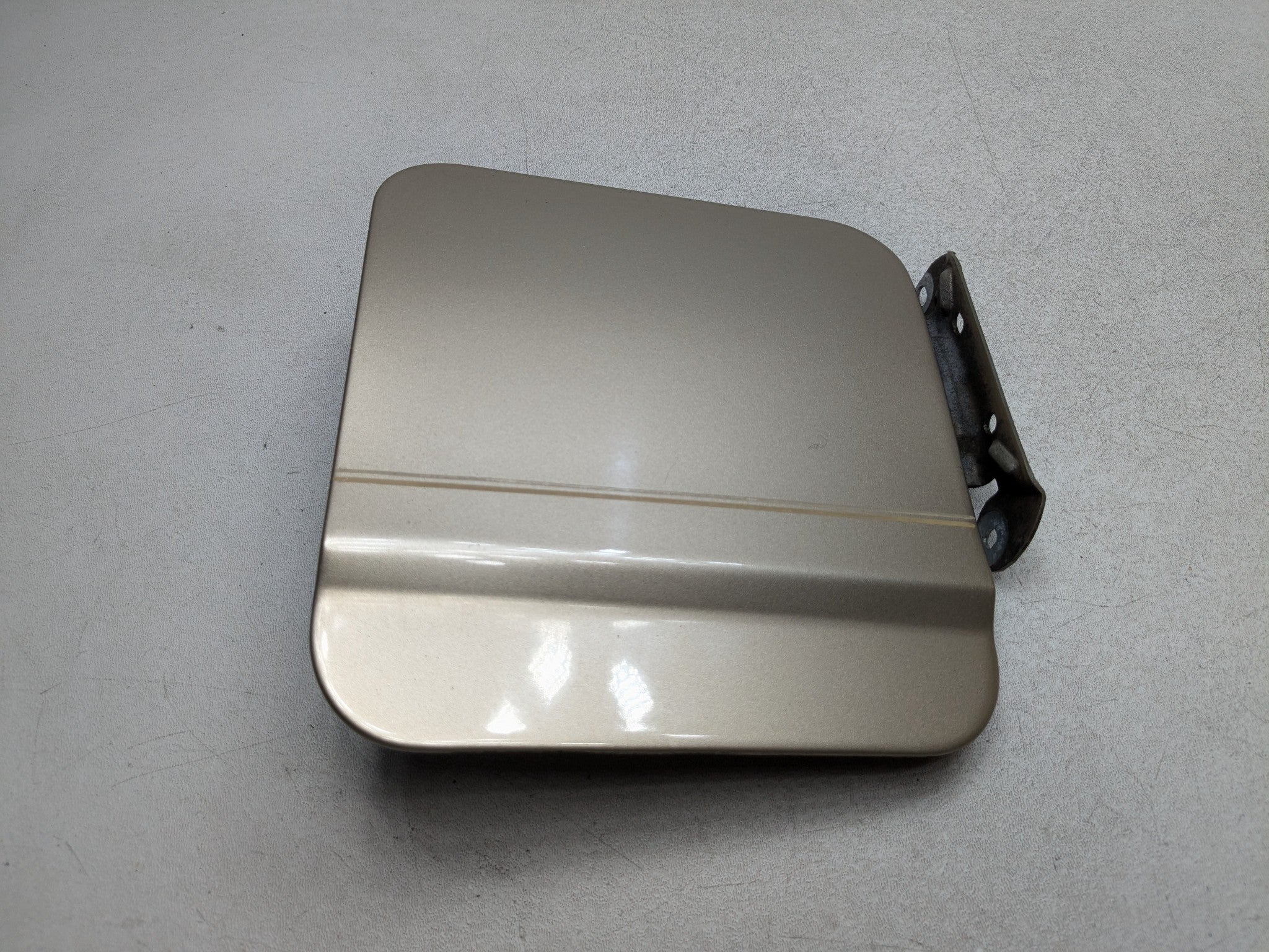 2000 - 2005 CADILLAC DEVILLE OEM GAS FUEL TANK DOOR FILLER DOOR LID COVER