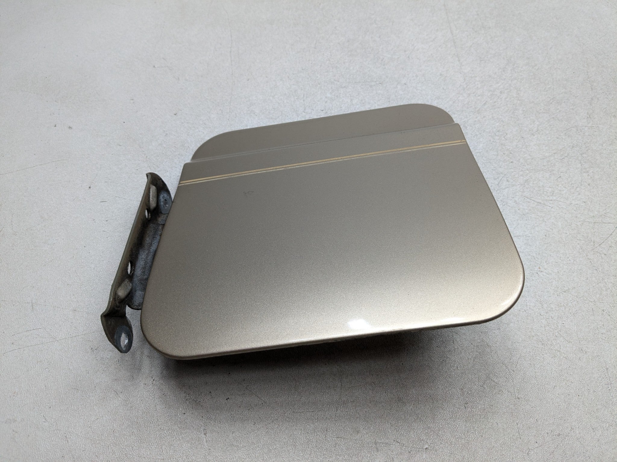2000 - 2005 CADILLAC DEVILLE OEM GAS FUEL TANK DOOR FILLER DOOR LID COVER