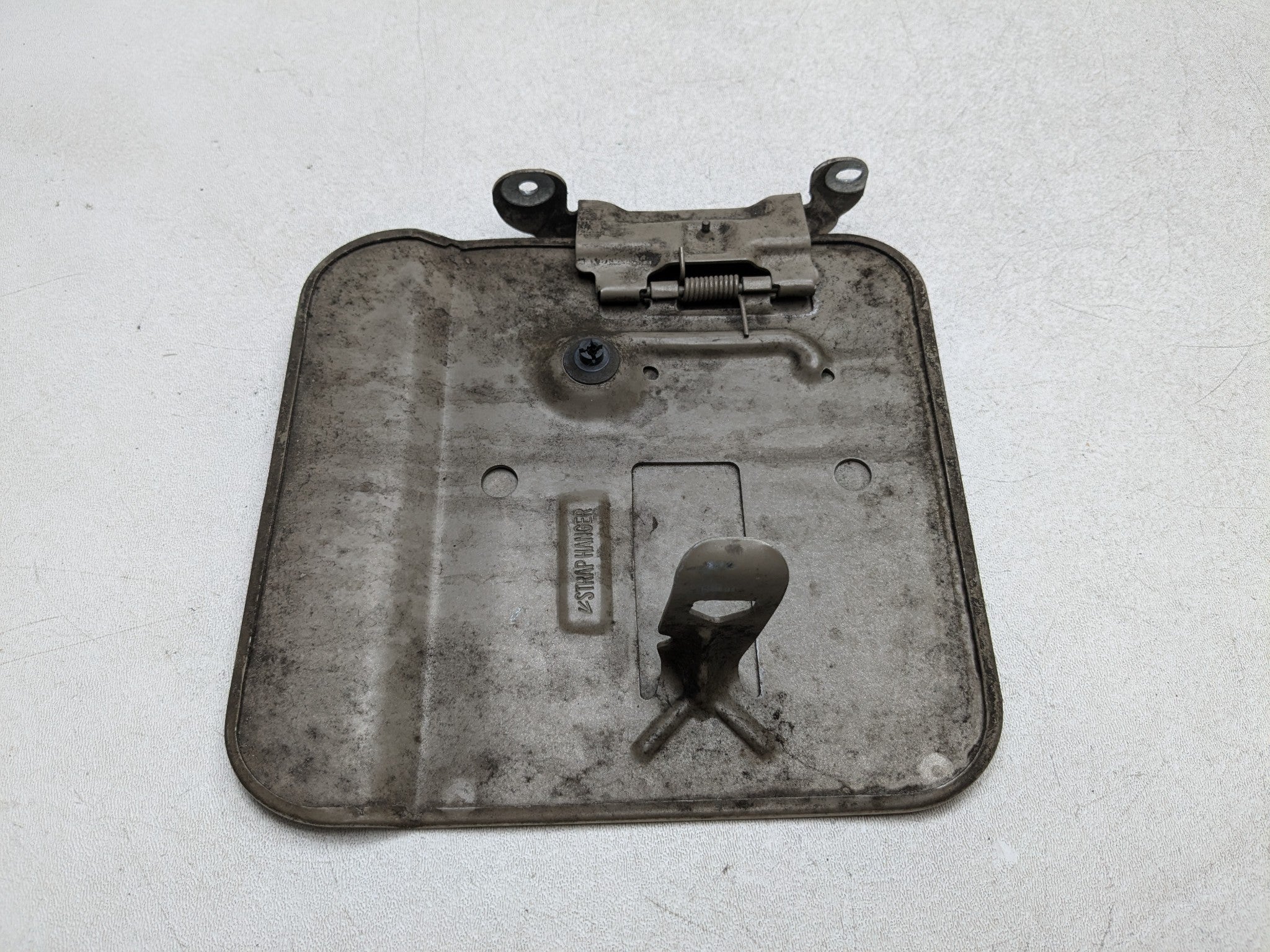 2000 - 2005 CADILLAC DEVILLE OEM GAS FUEL TANK DOOR FILLER DOOR LID COVER