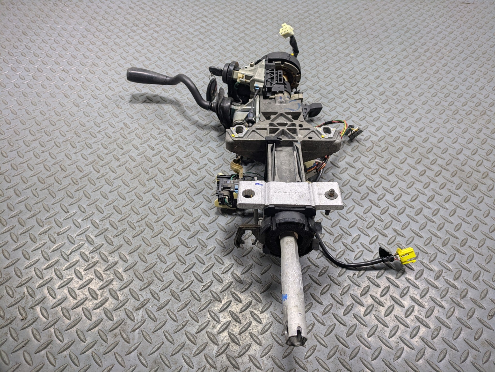 2000 - 2005 CADILLAC DEVILLE OEM POWER ADJUSTMENT STEERING COLUMN ASSEMBLY