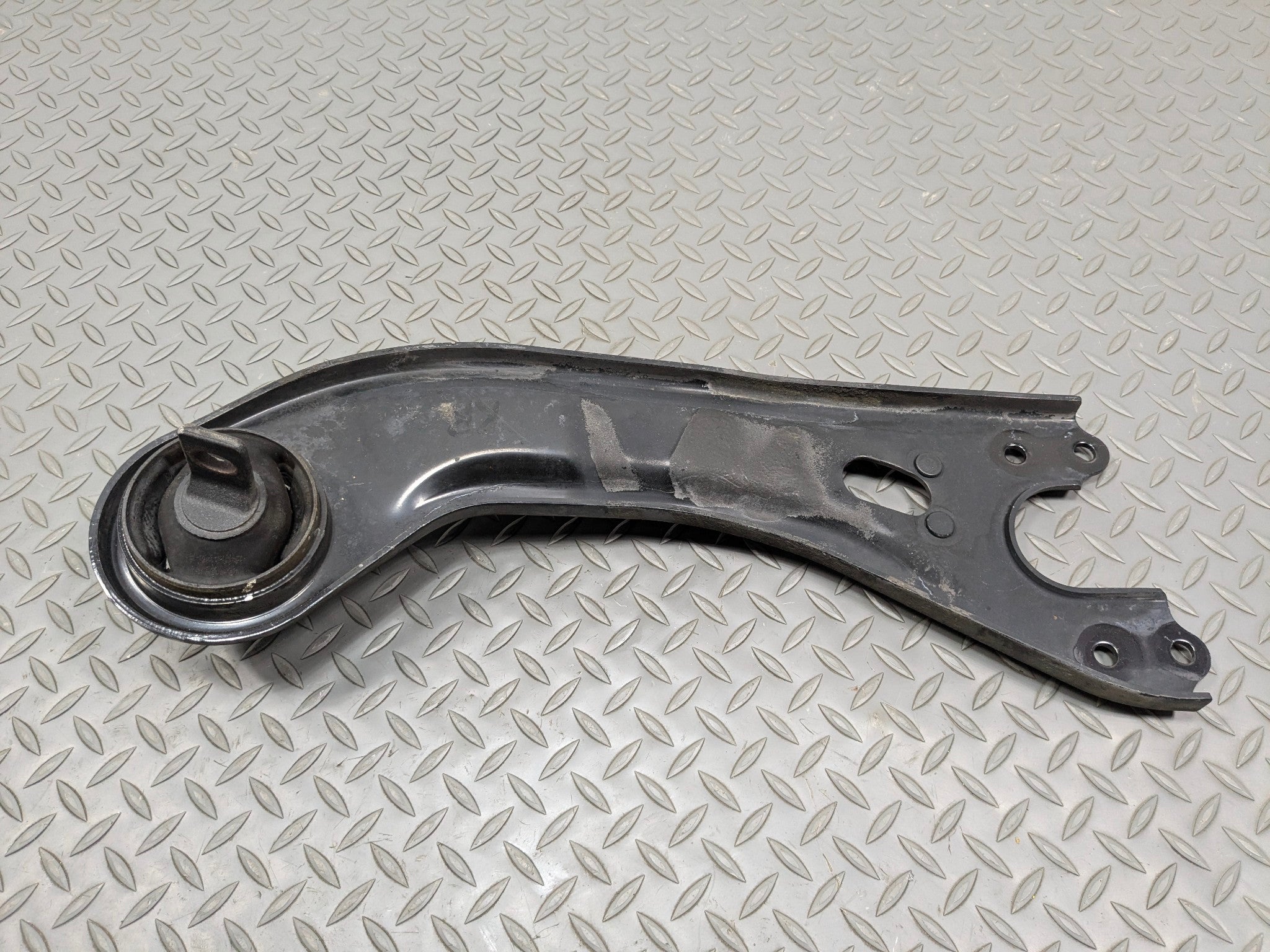 12 - 14 HYUNDAI AZERA OEM LOWER TRAILING CONTROL ARM REAR RIGHT PASSENGER SIDE