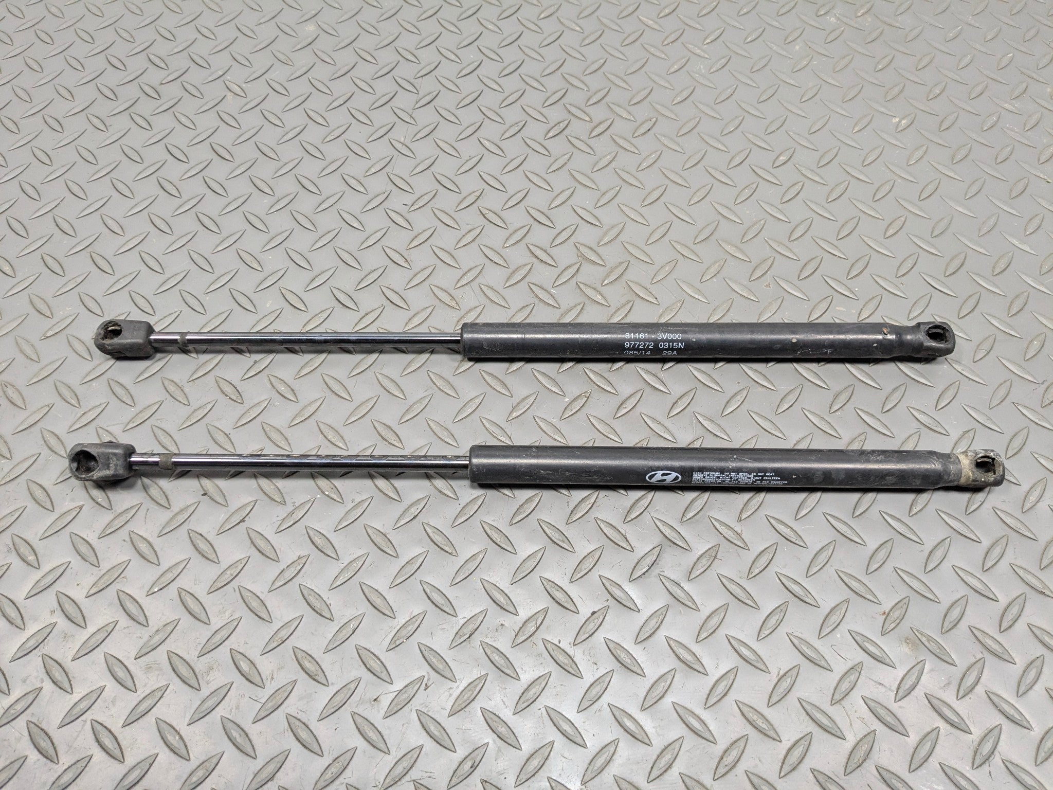 12 - 14 HYUNDAI AZERA OEM HOOD SHOCK STRUT SET OF TWO FRONT LEFT AND RIGHT SIDE